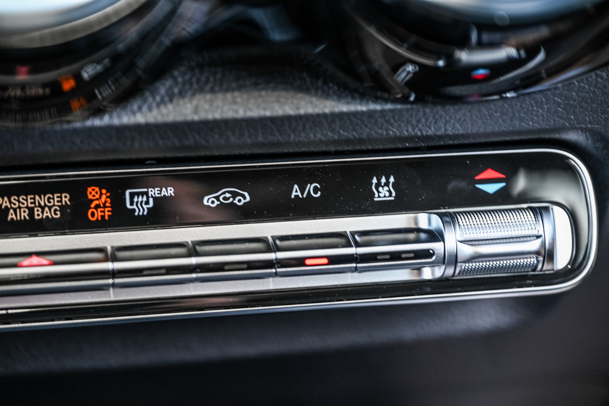 Mercedes-Benz EQB  2025