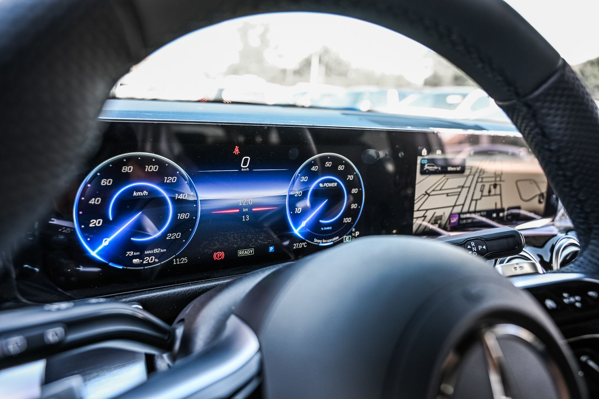 Mercedes-Benz EQB  2025