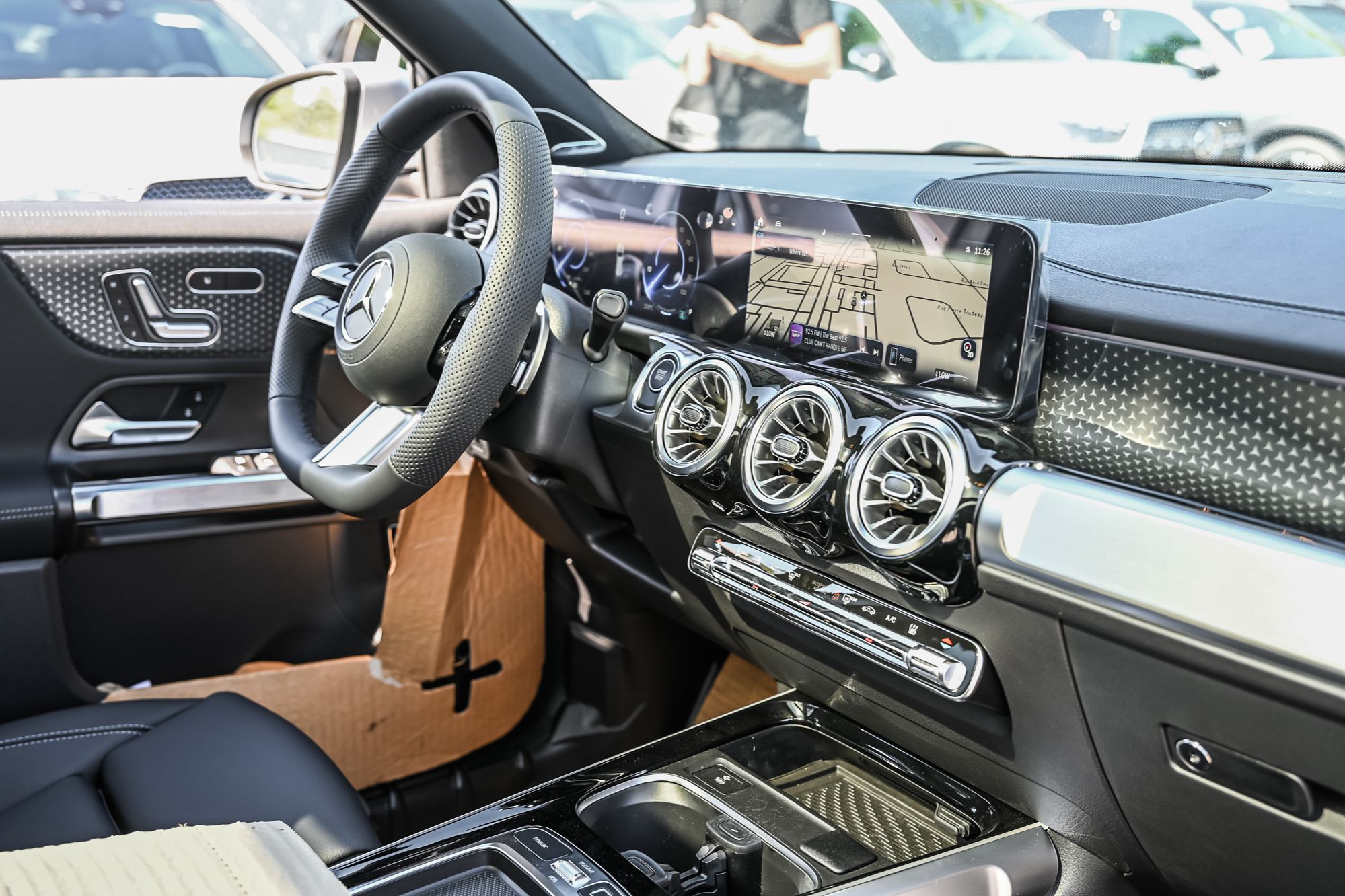 Mercedes-Benz EQB  2025