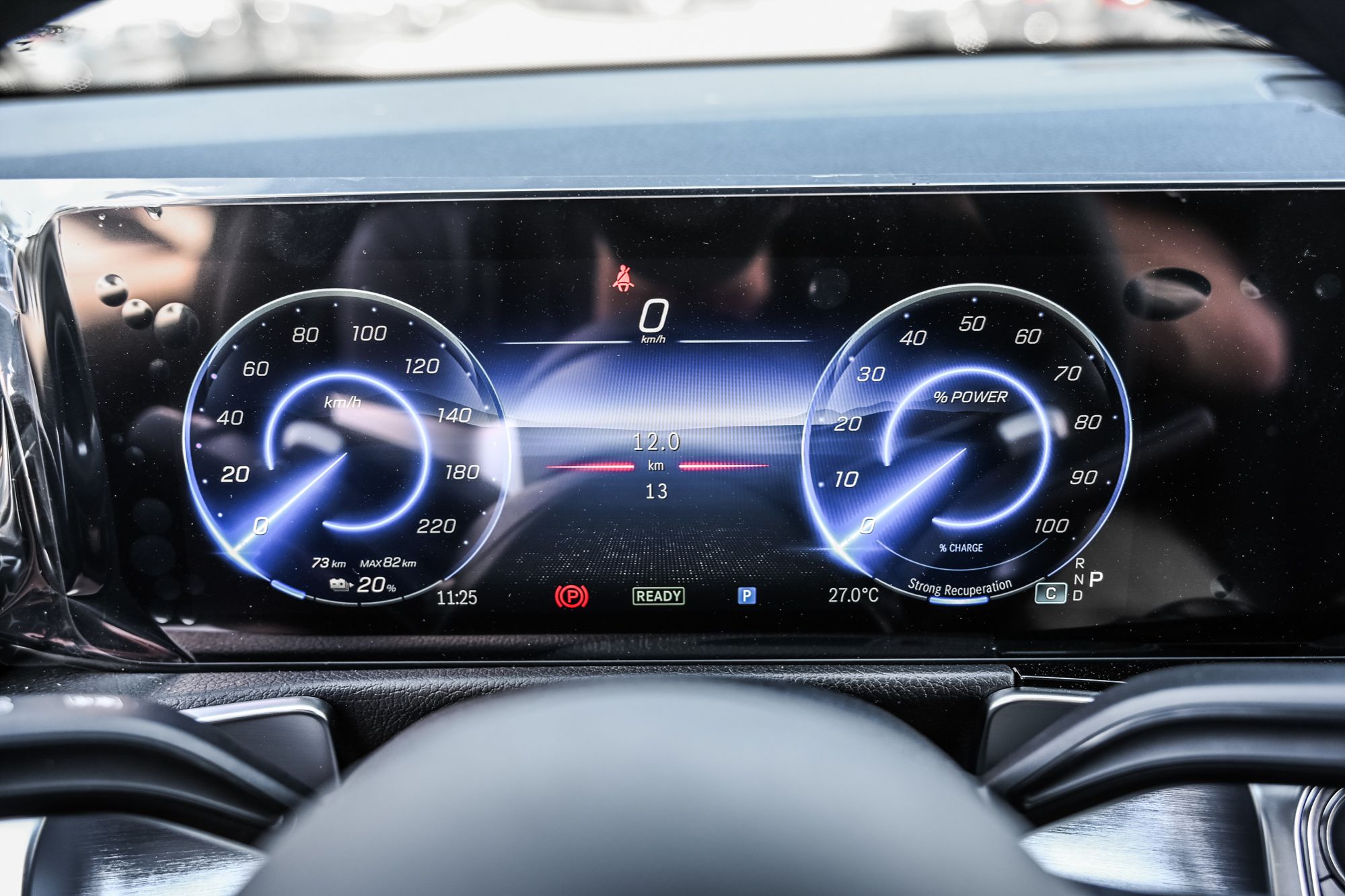 Mercedes-Benz EQB  2025