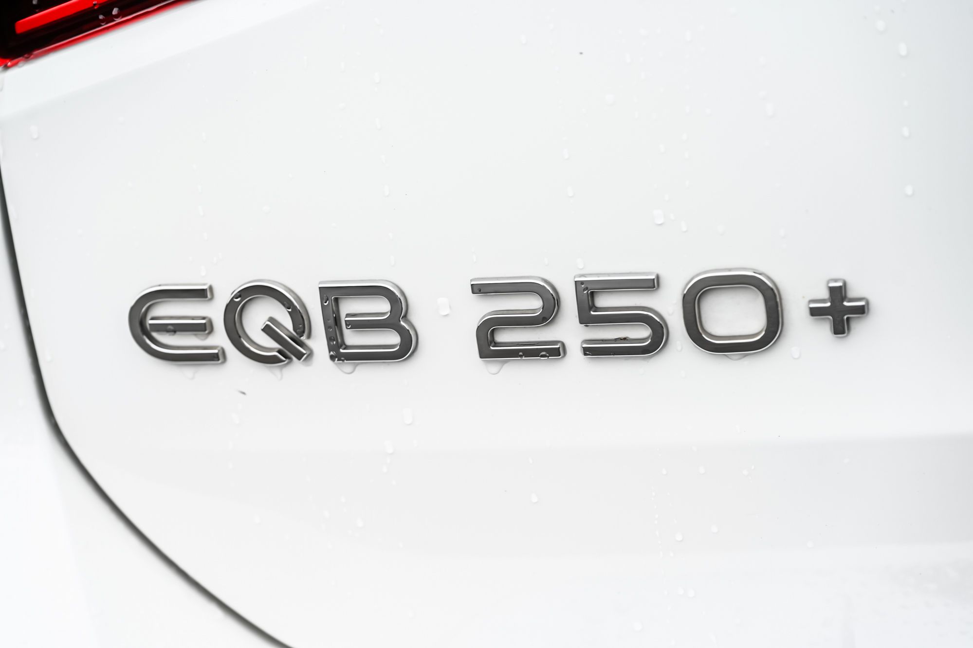 Mercedes-Benz EQB250  2024
