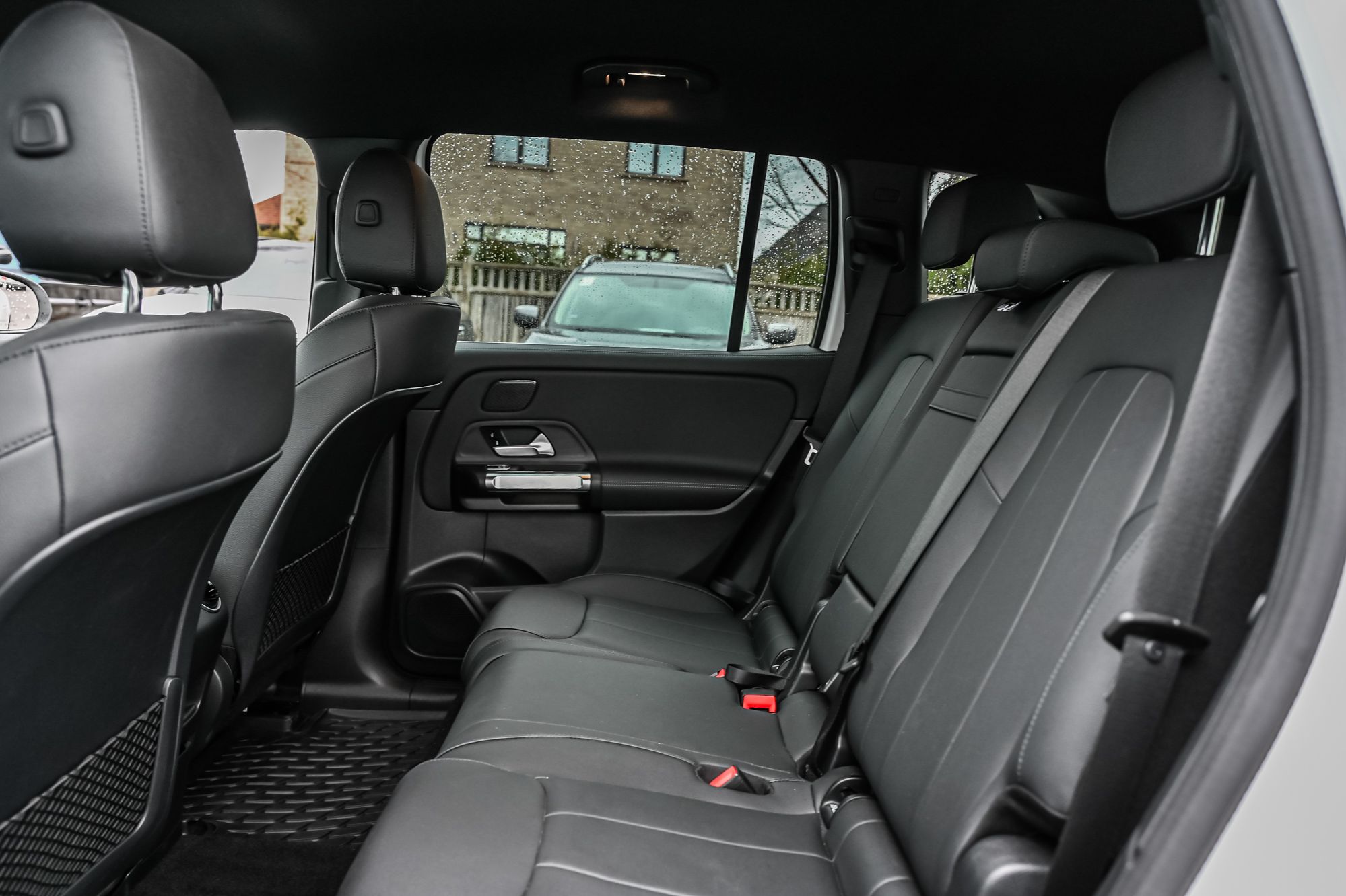 Mercedes-Benz EQB250  2024