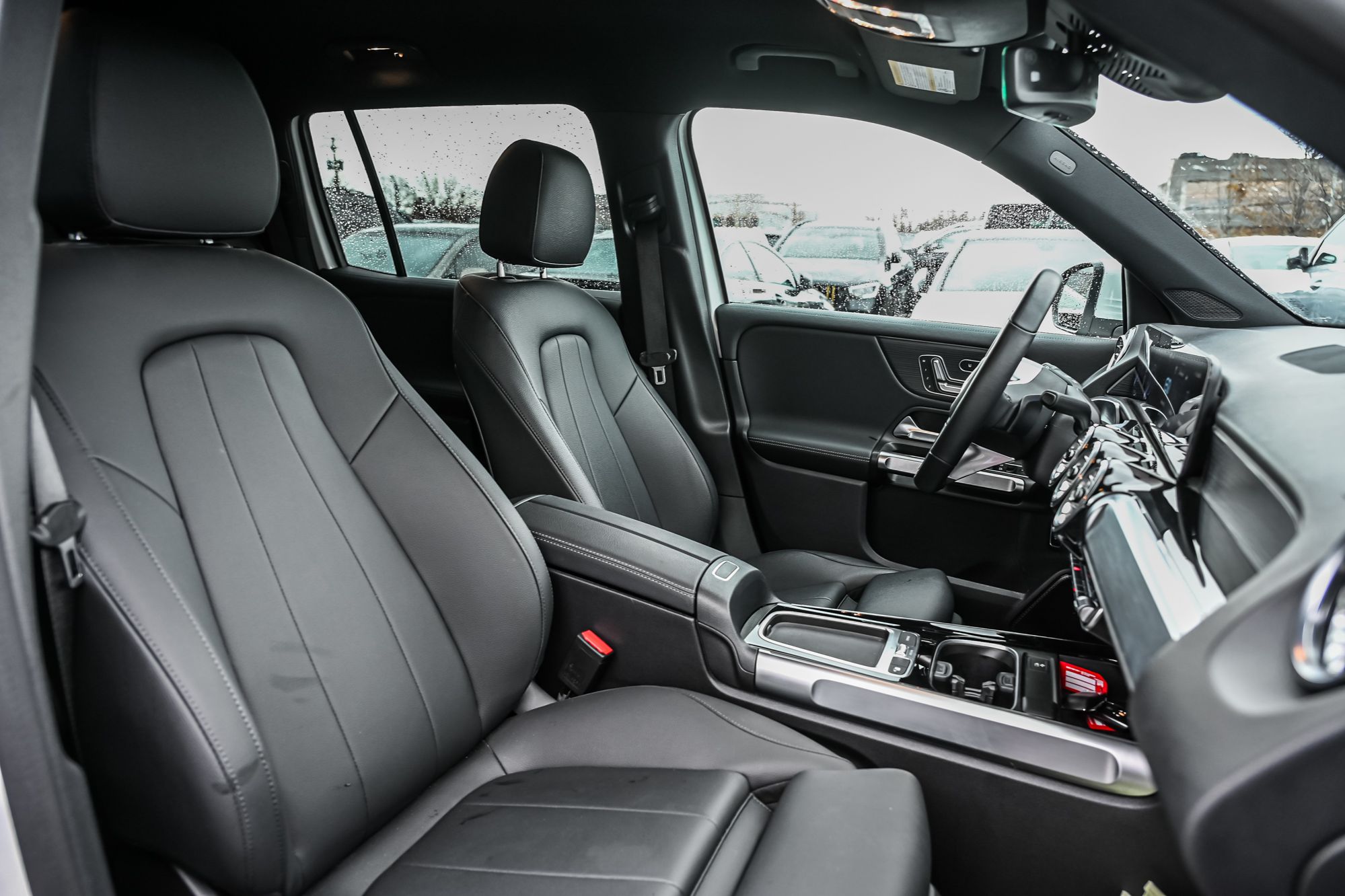 Mercedes-Benz EQB250  2024