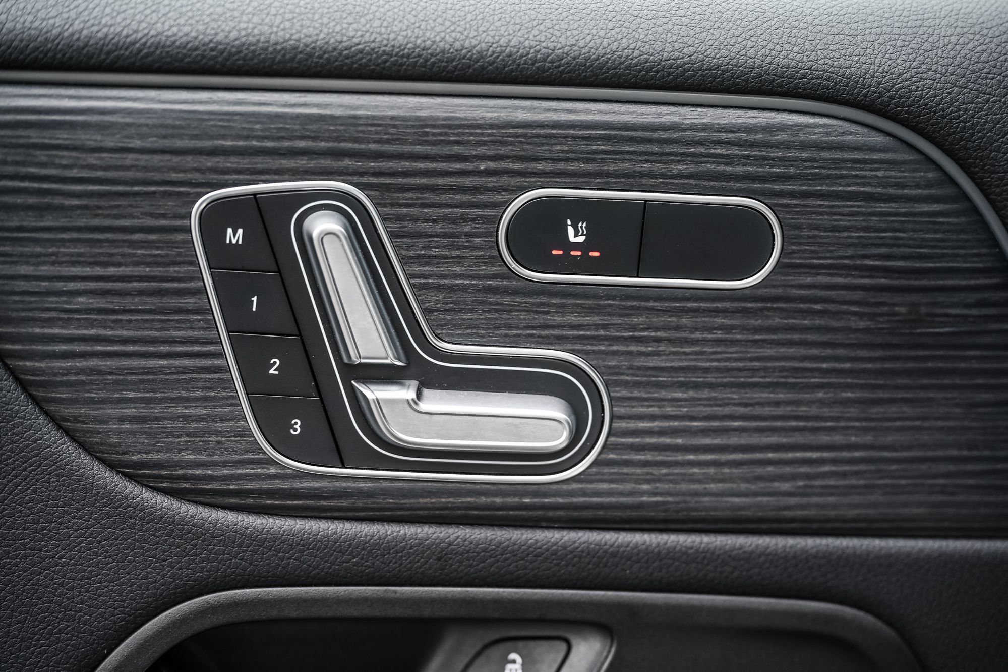 Mercedes-Benz EQB250  2024