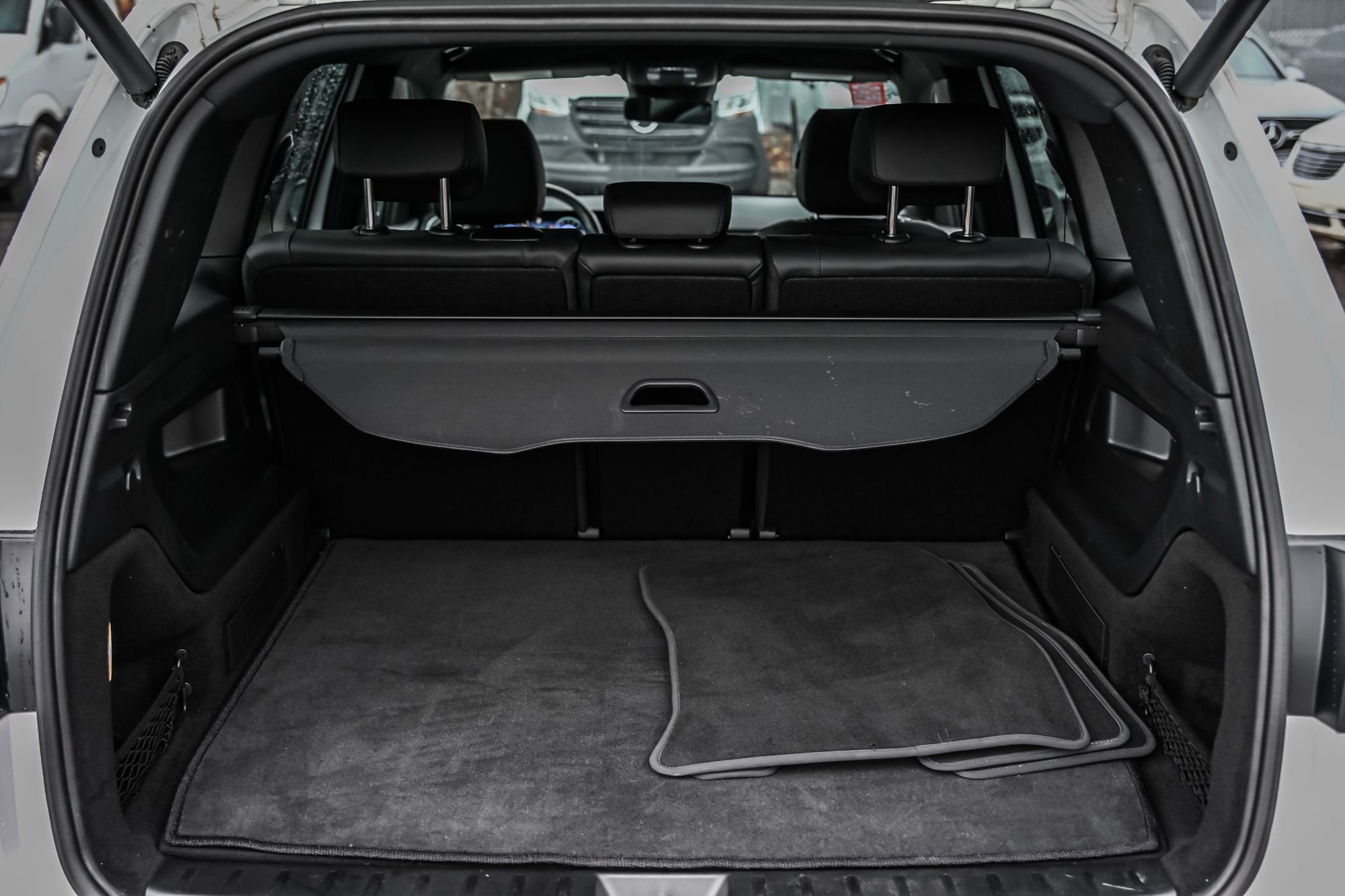 Mercedes-Benz EQB250  2024