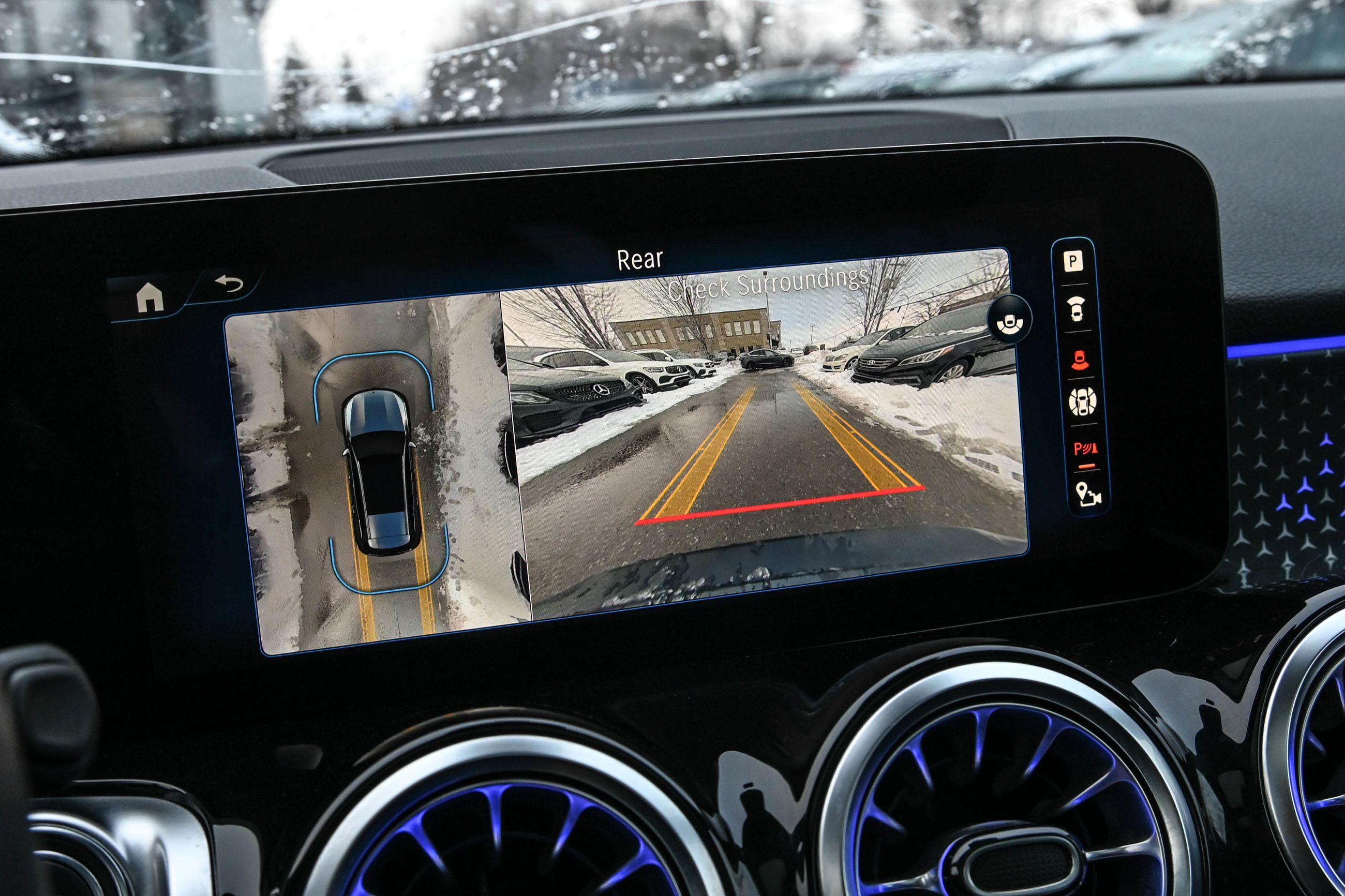 Mercedes-Benz EQB300  2024