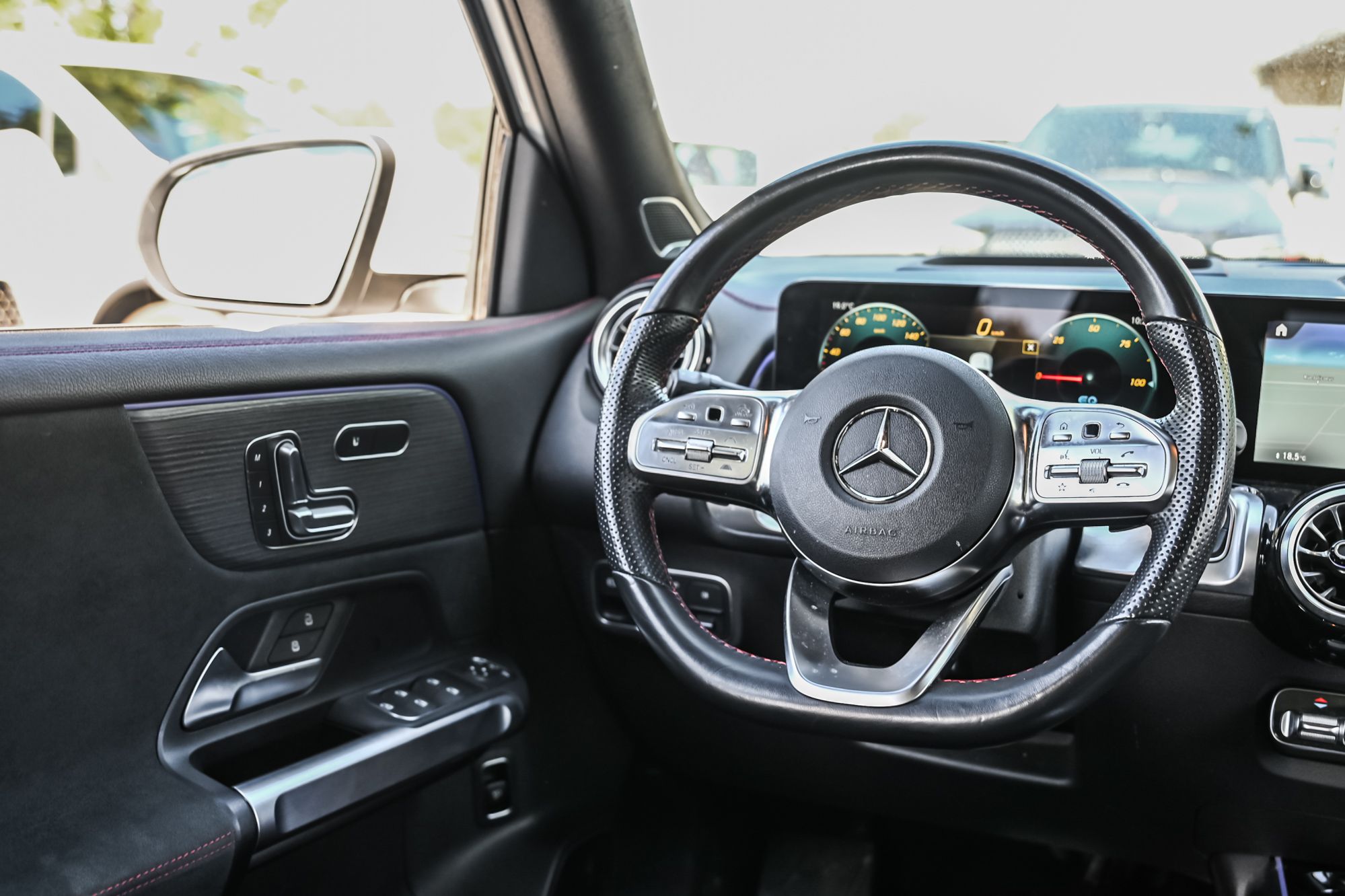 Mercedes-Benz EQB350  2023