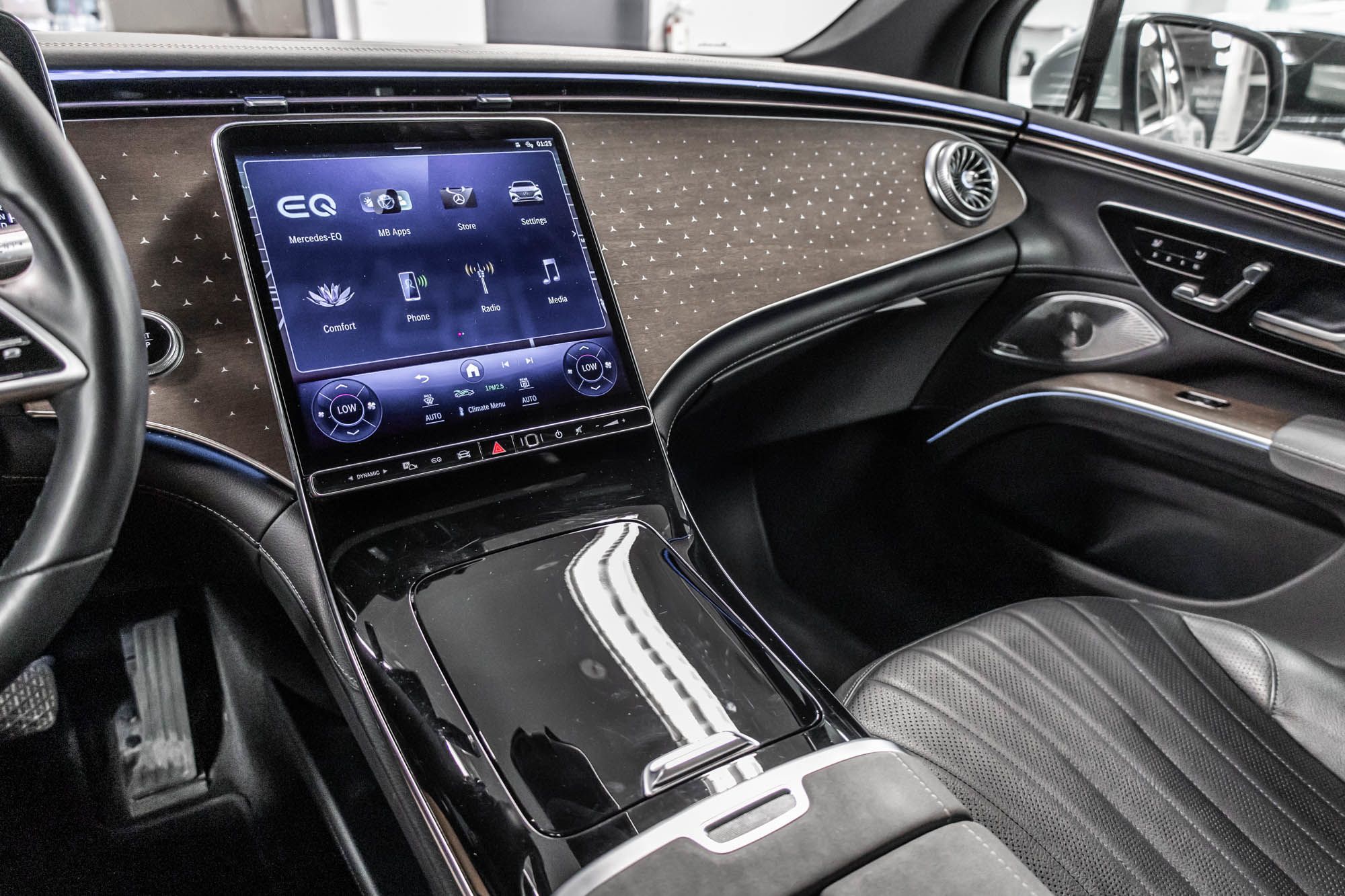 Mercedes-Benz EQS450  2023