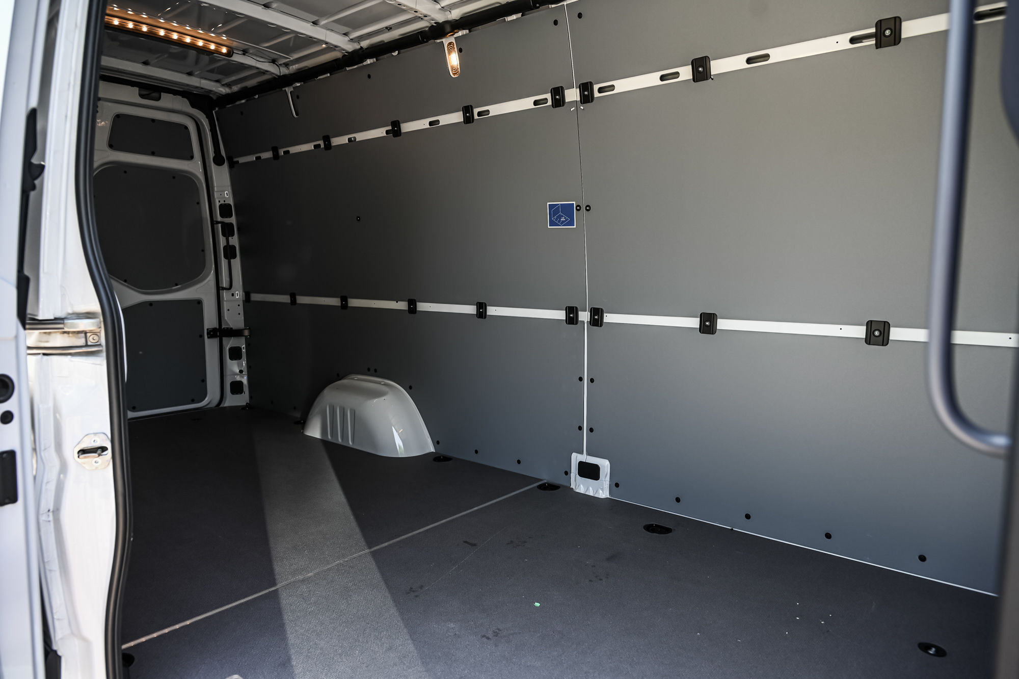 2024 Mercedes-Benz ESprinter Cargo Van in Dollard-des-Ormeaux, Quebec