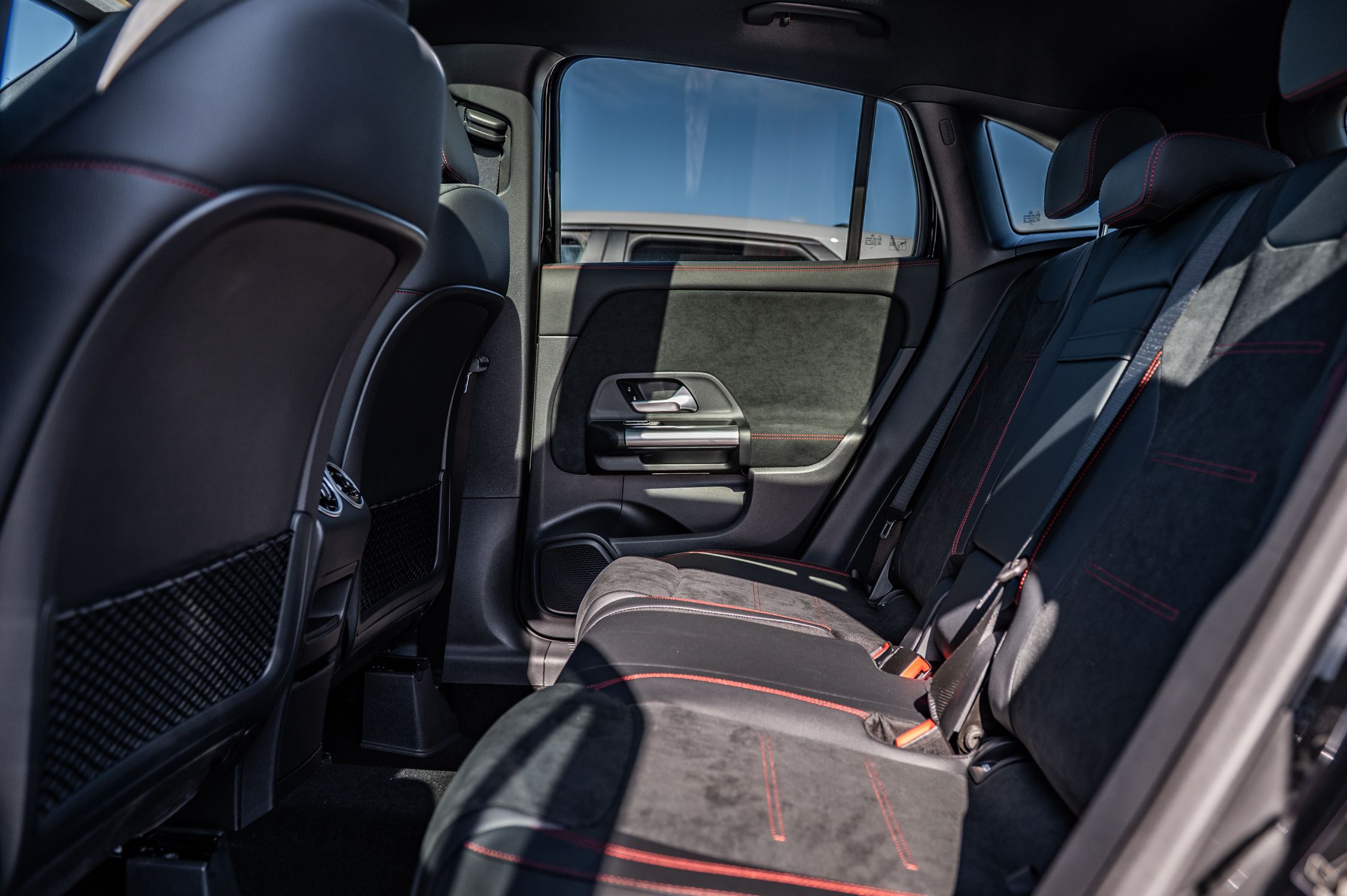 Mercedes-Benz GLA  2026