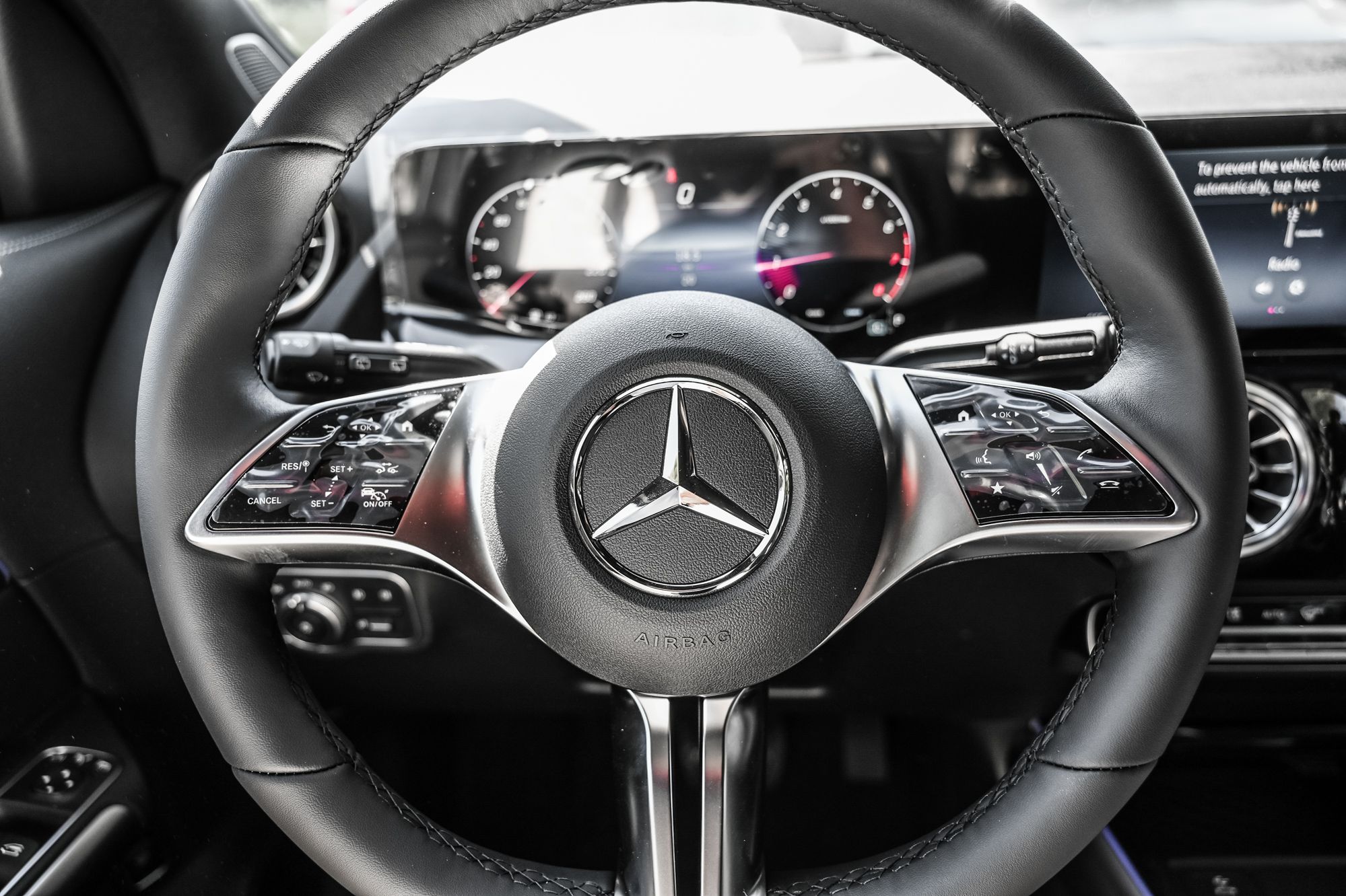Mercedes-Benz GLA  2026