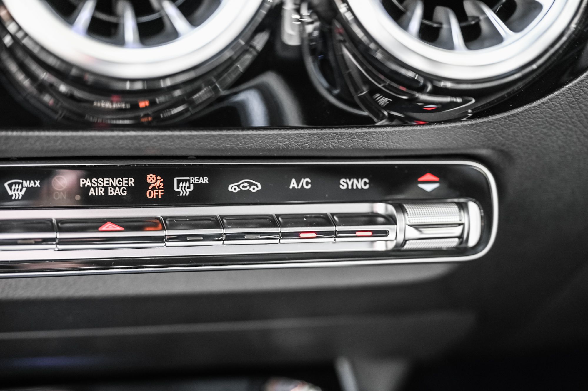 Mercedes-Benz GLA  2026