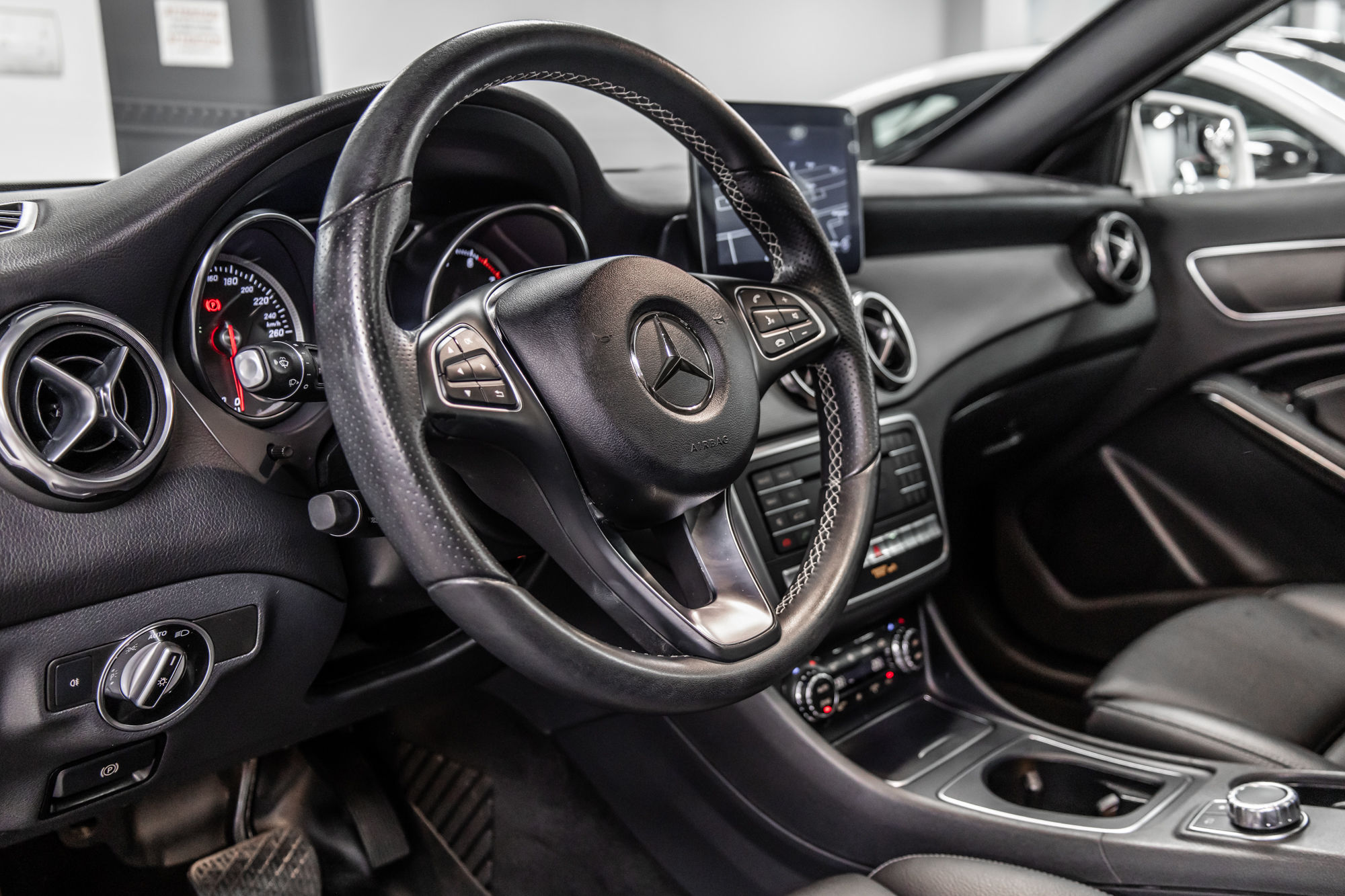 2018 Mercedes-Benz GLA250 in Dollard-des-Ormeaux, Quebec