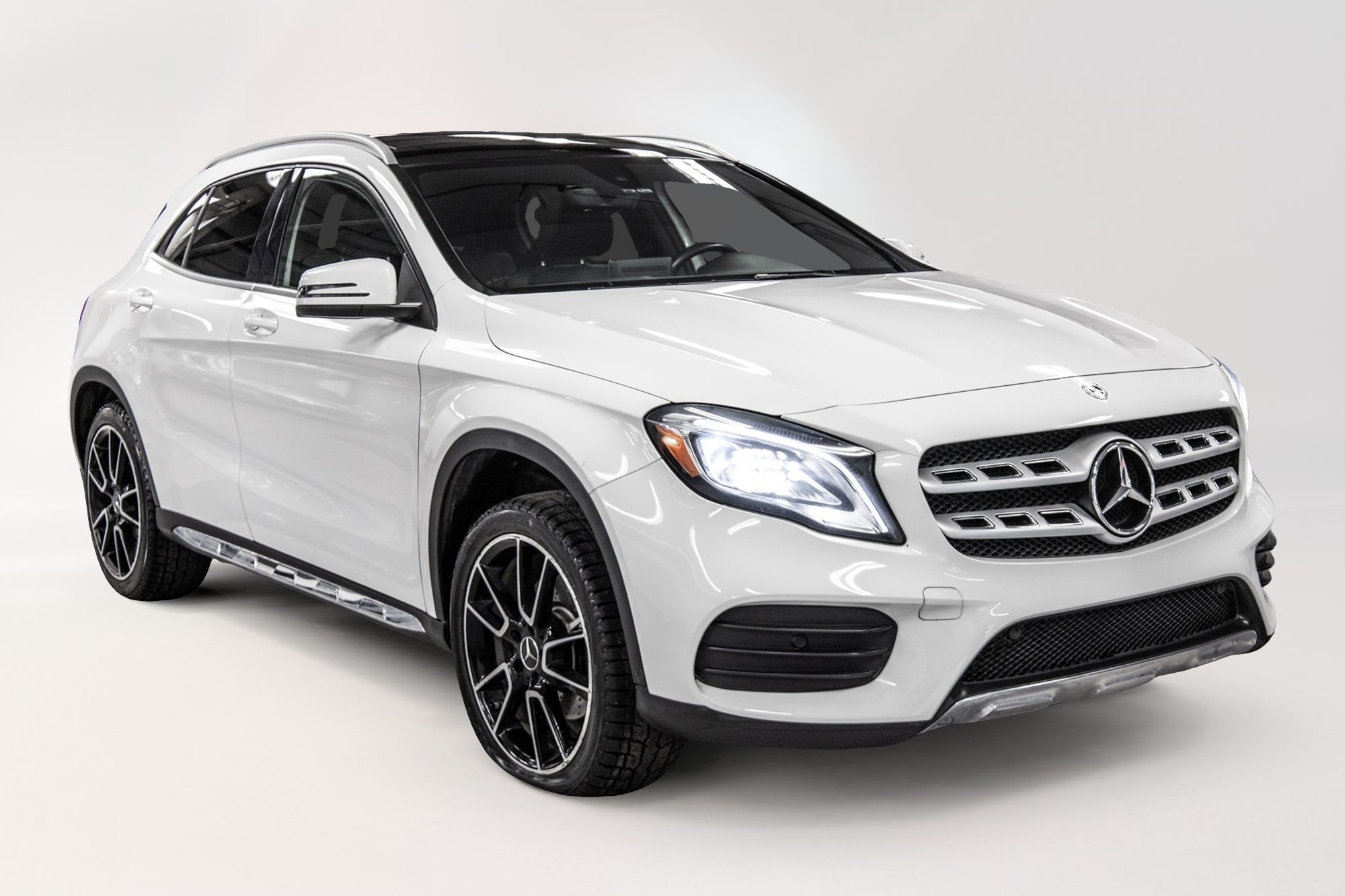 2018 Mercedes-Benz GLA250 in Dollard-des-Ormeaux, Quebec