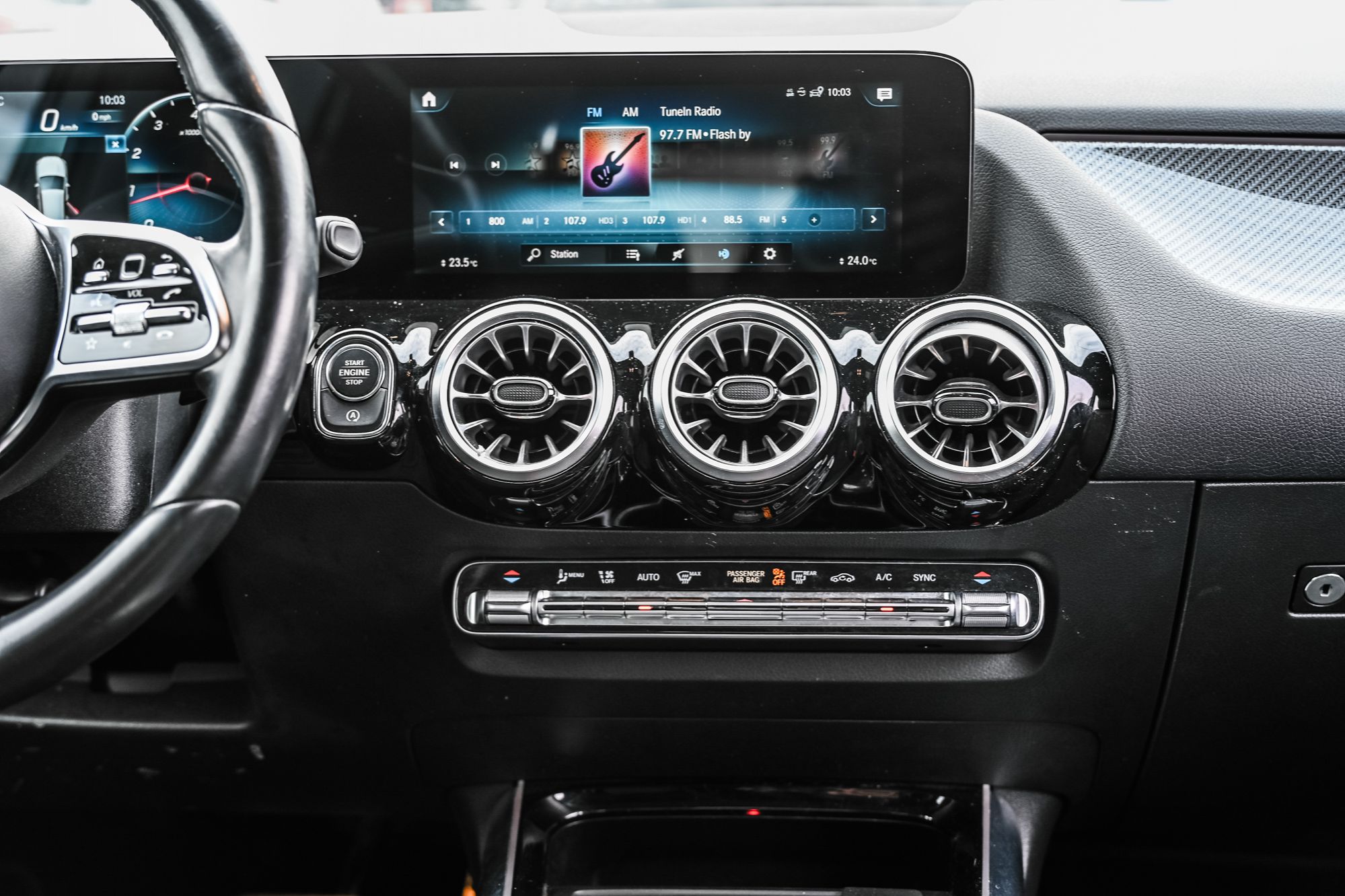 2022 Mercedes-Benz GLA250 in Dollard-des-Ormeaux, Quebec