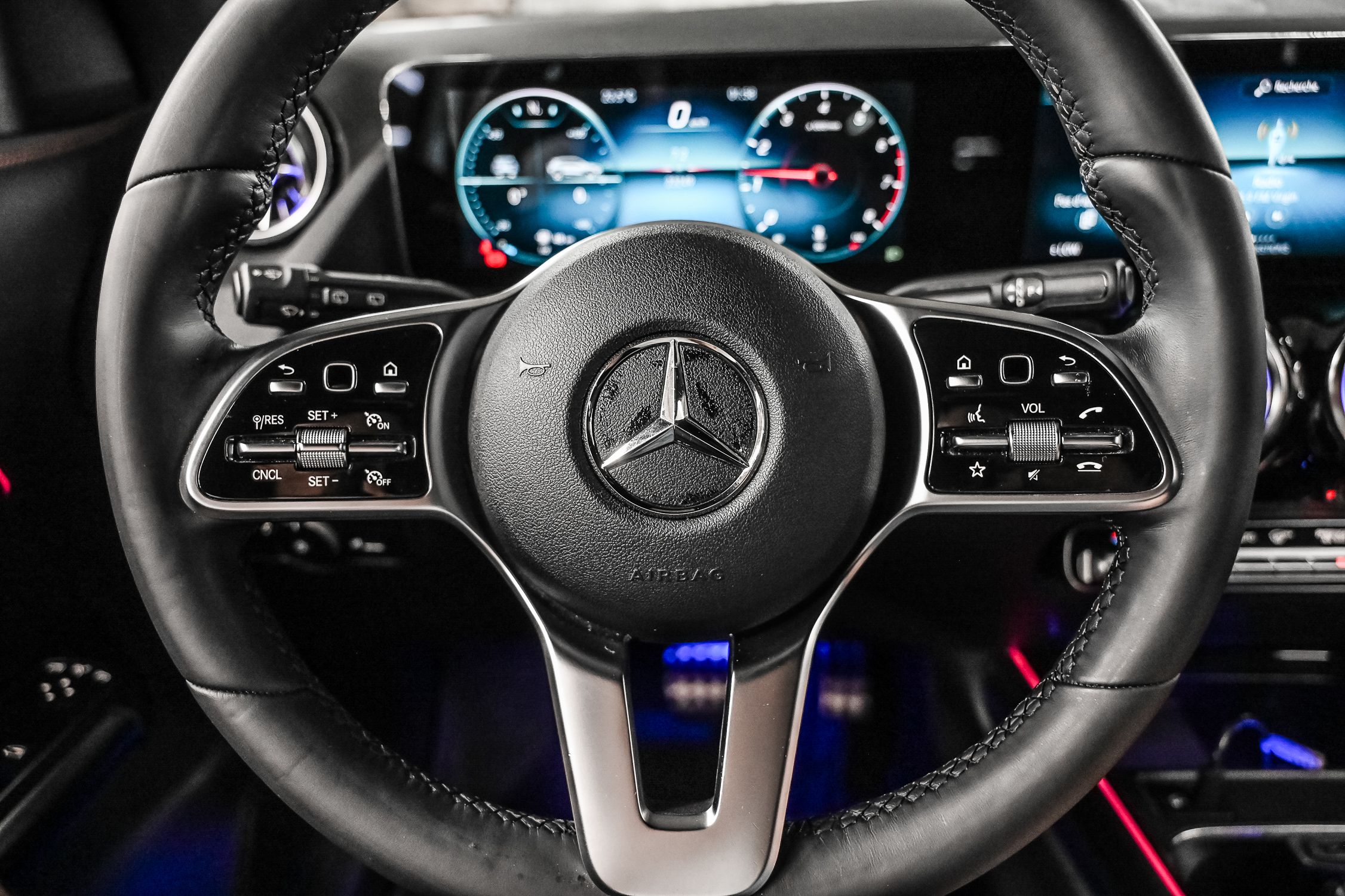 Mercedes-Benz GLA250  2022 à Dollard-des-Ormeaux, Québec