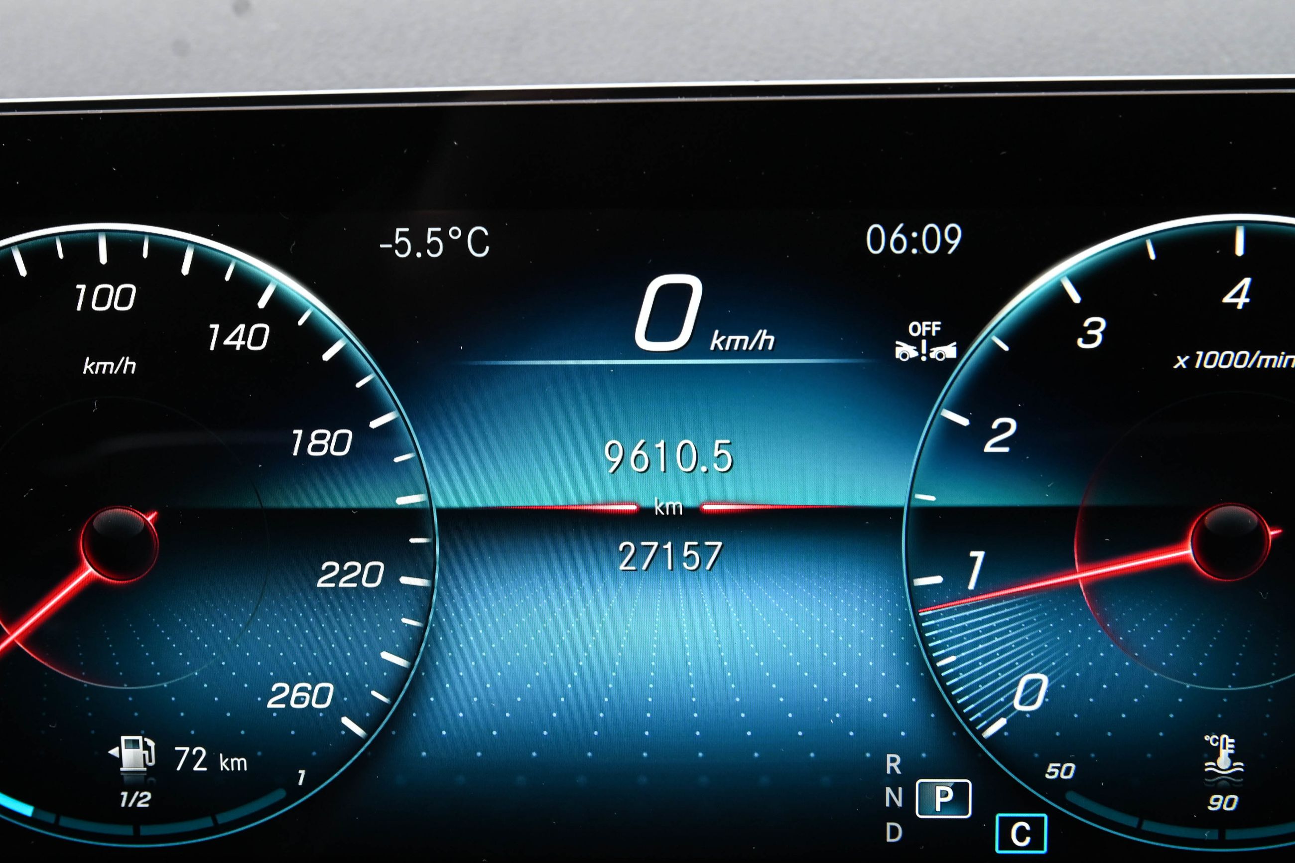 Mercedes-Benz GLA250  2023