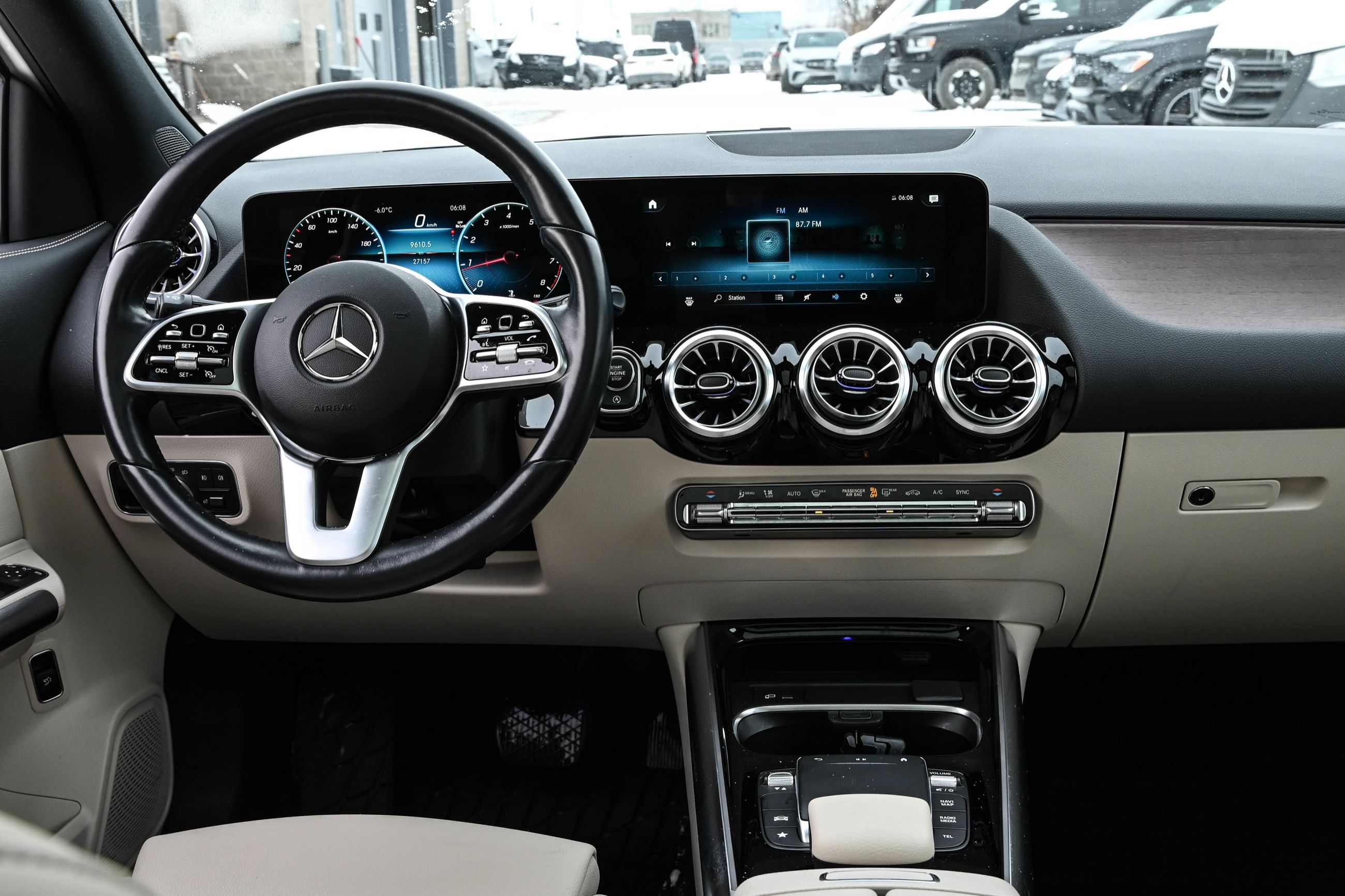 Mercedes-Benz GLA250  2023