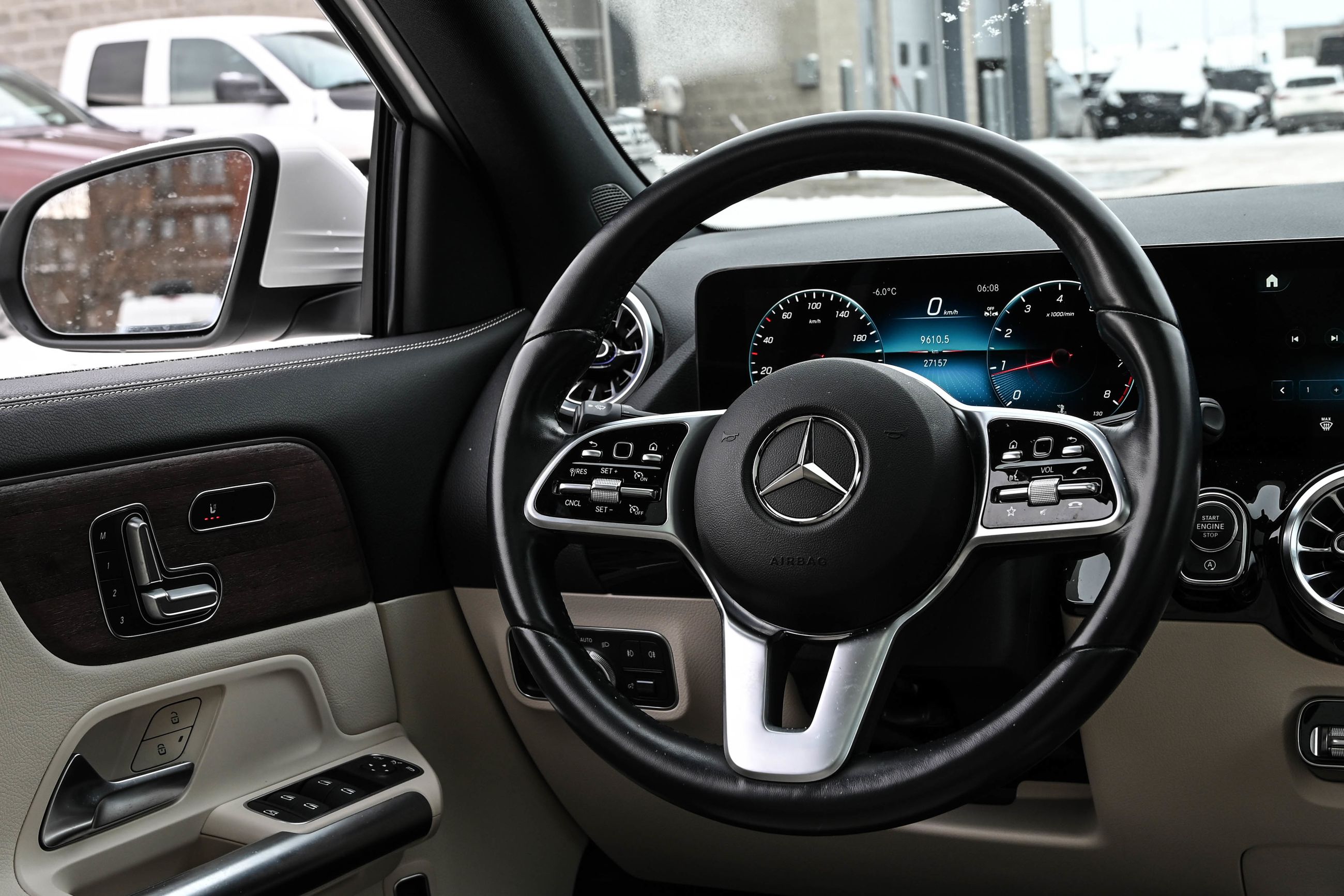 Mercedes-Benz GLA250  2023