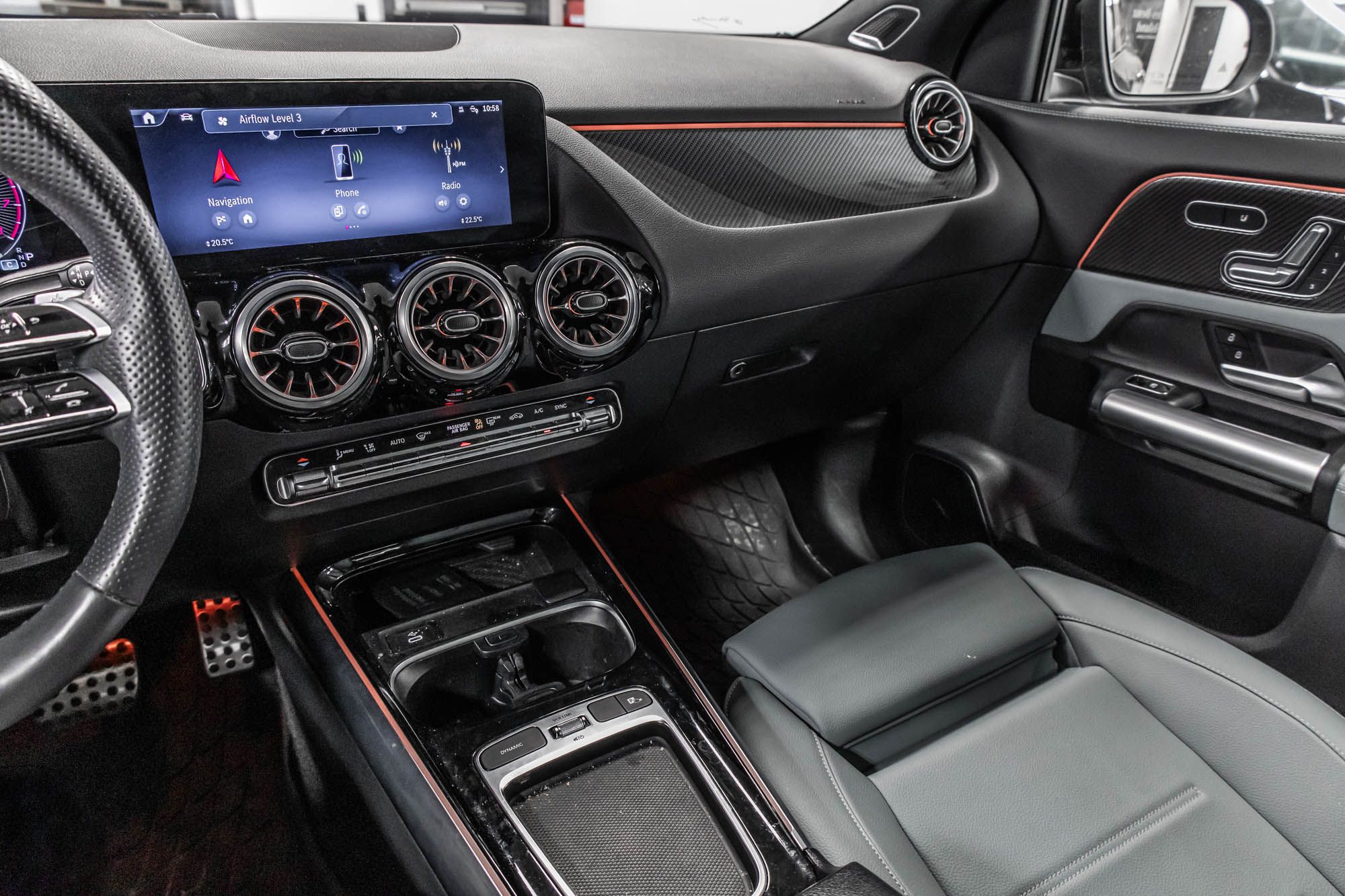 Mercedes-Benz GLA250  2025