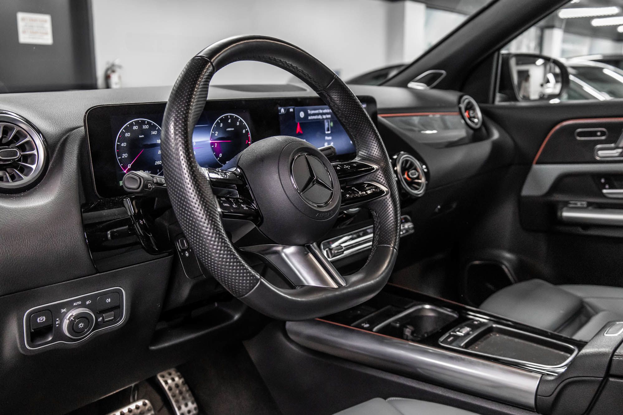 Mercedes-Benz GLA250  2025