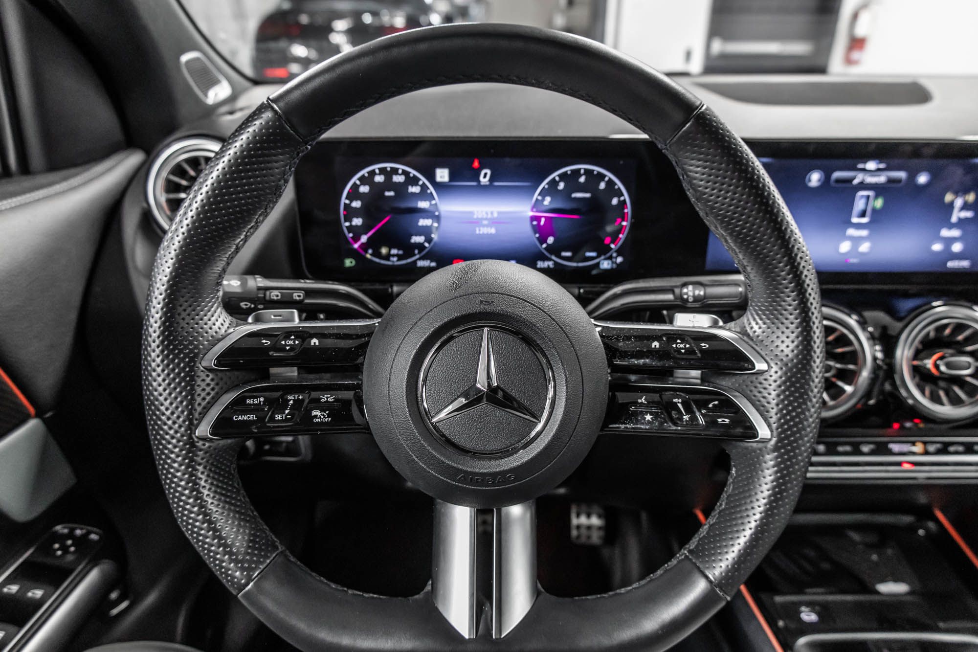 Mercedes-Benz GLA250  2025