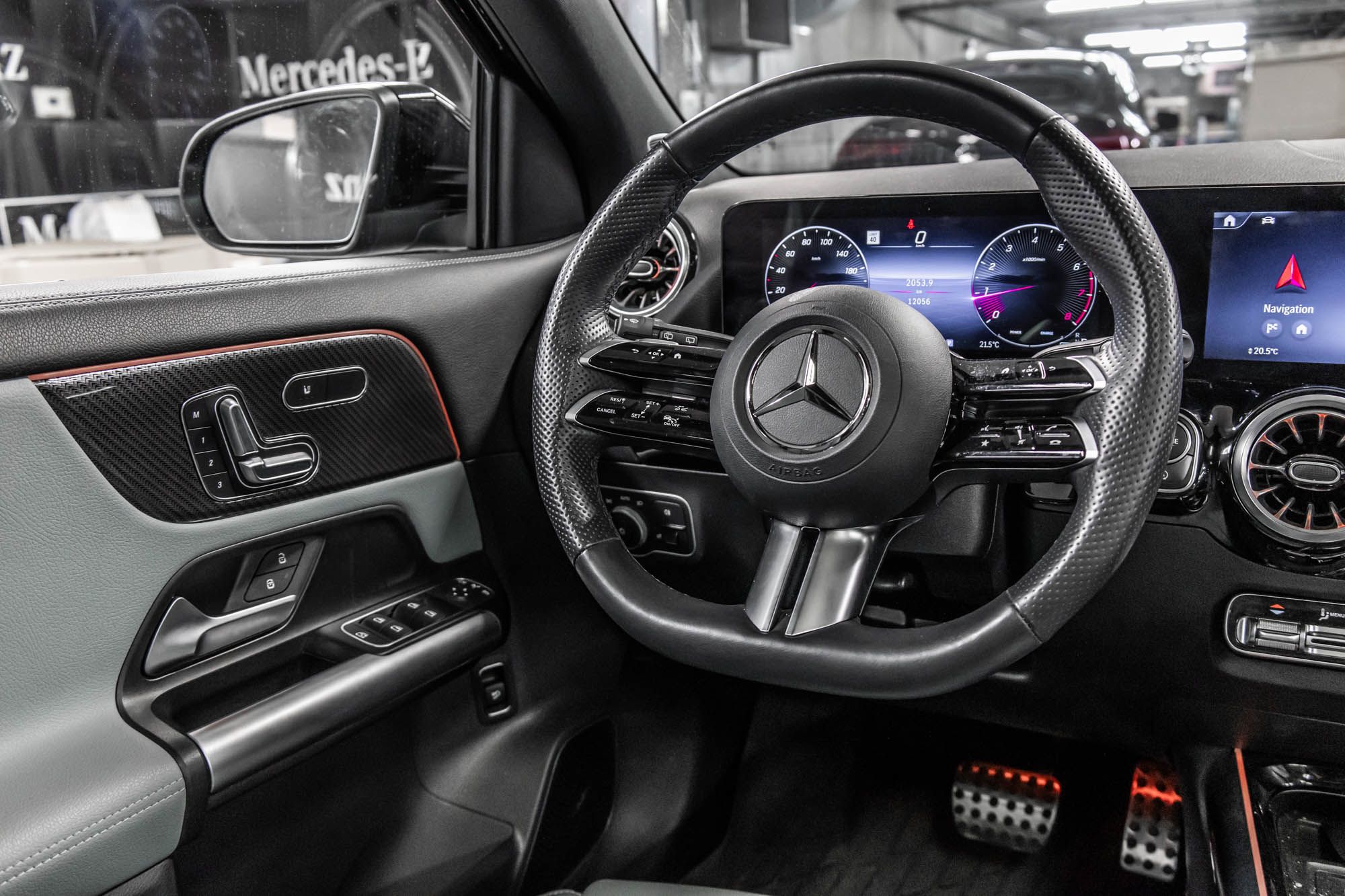 Mercedes-Benz GLA250  2025