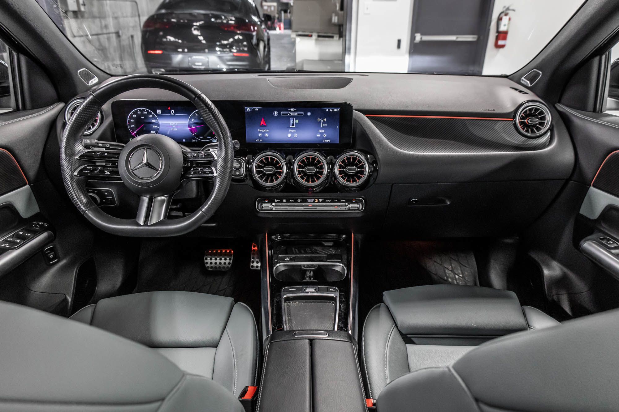 Mercedes-Benz GLA250  2025