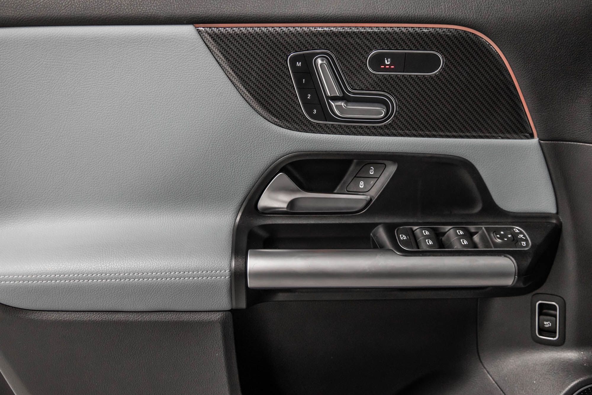 Mercedes-Benz GLA250  2025