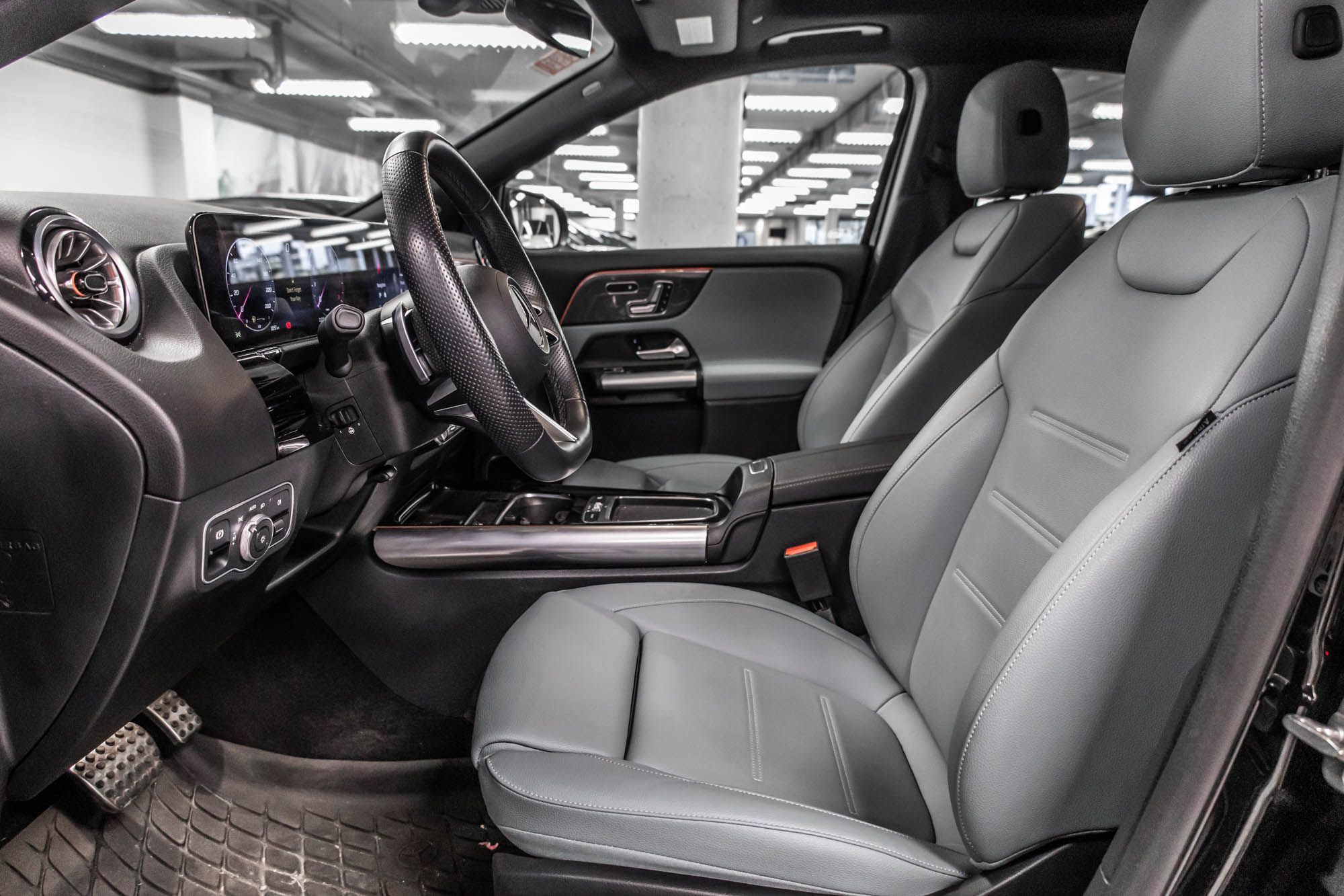 Mercedes-Benz GLA250  2025