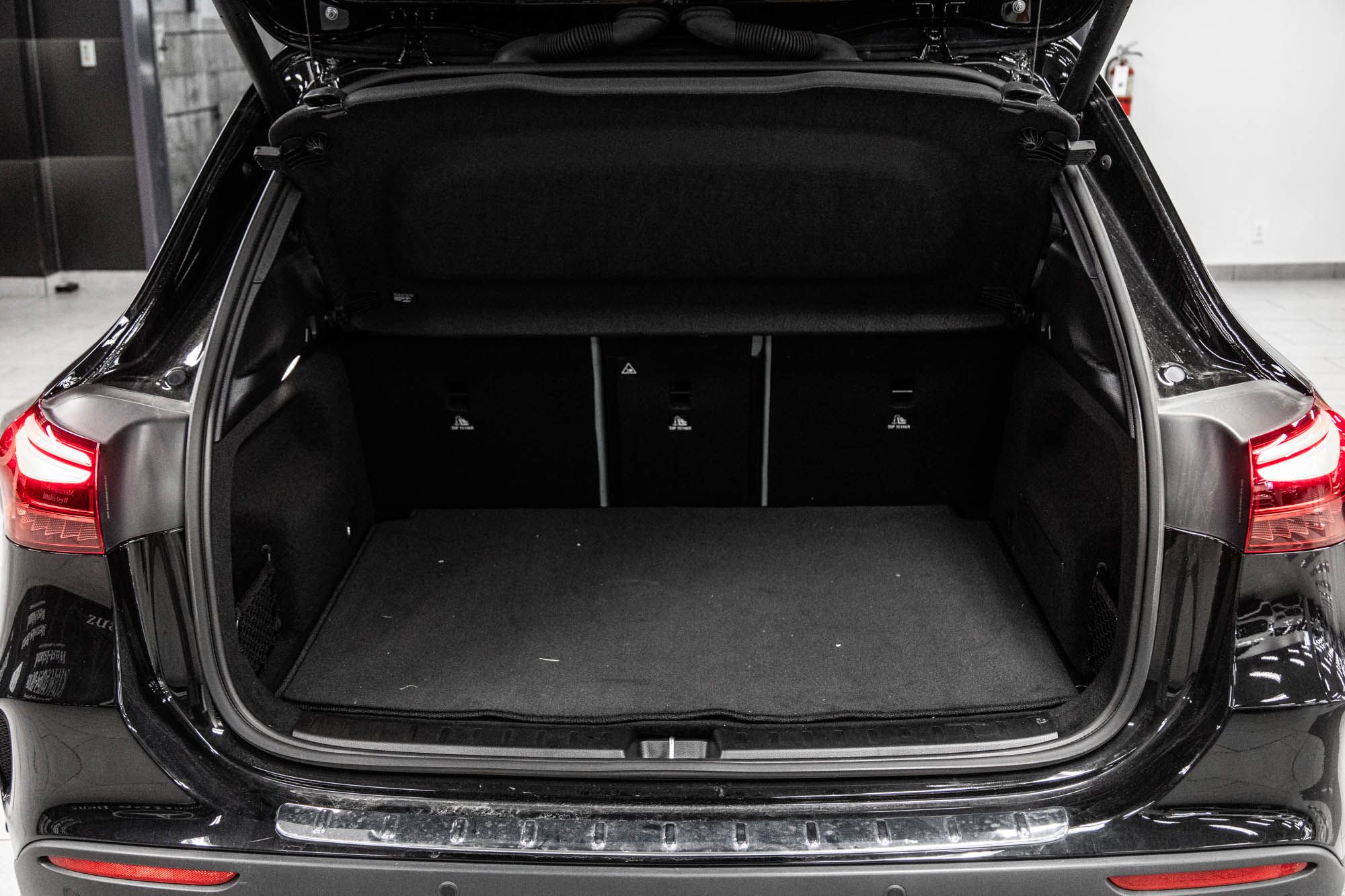 Mercedes-Benz GLA250  2025