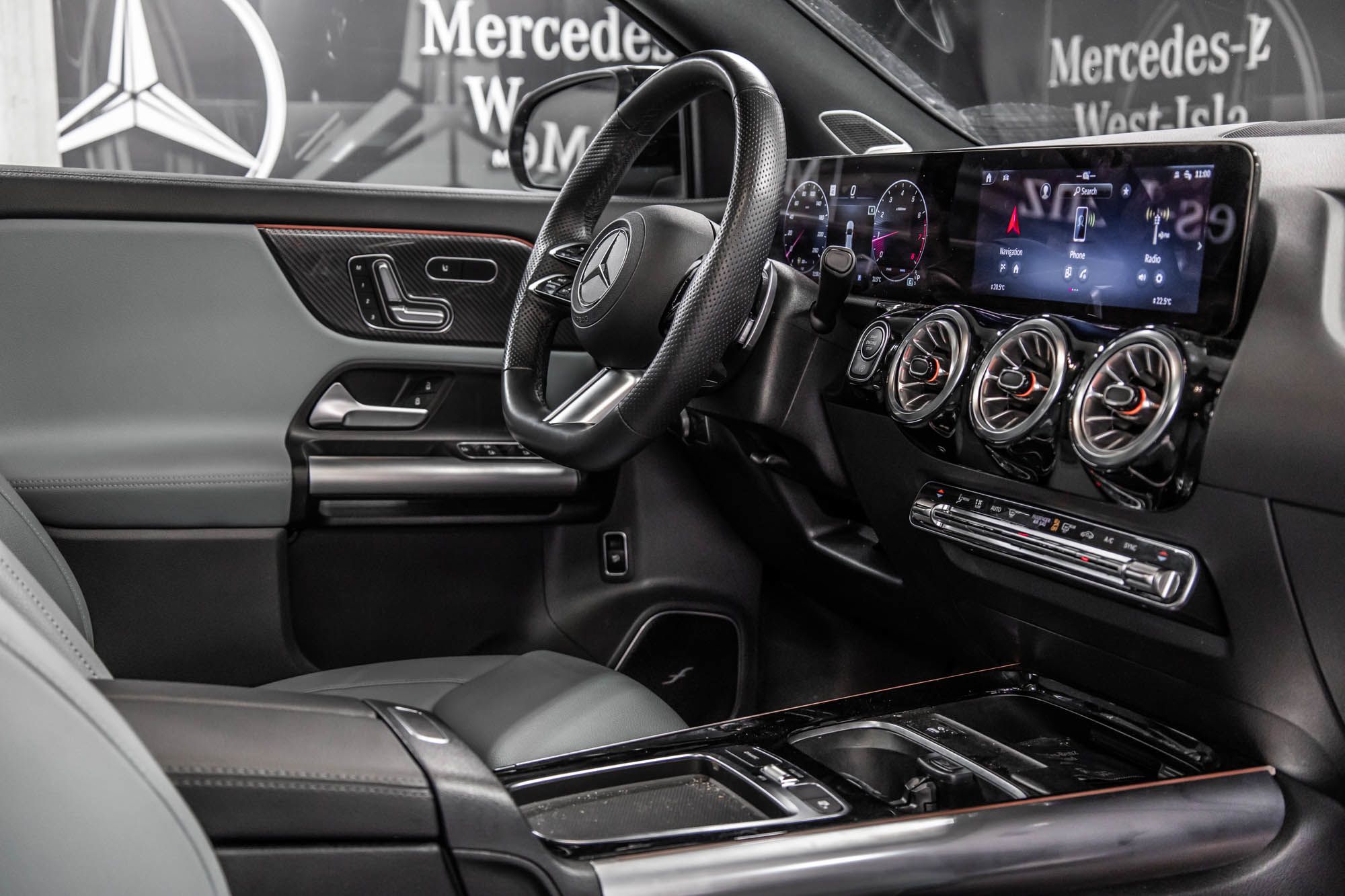 Mercedes-Benz GLA250  2025