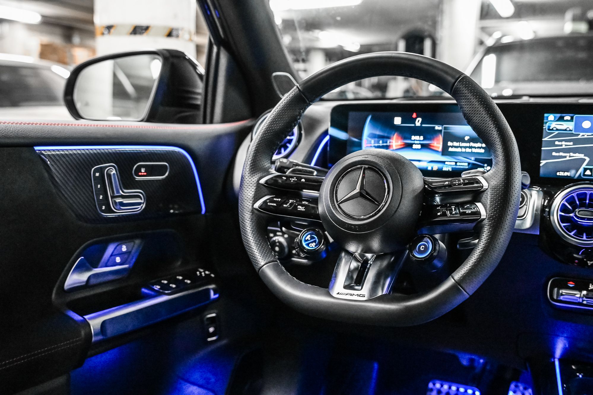 Mercedes-Benz GLB  2025