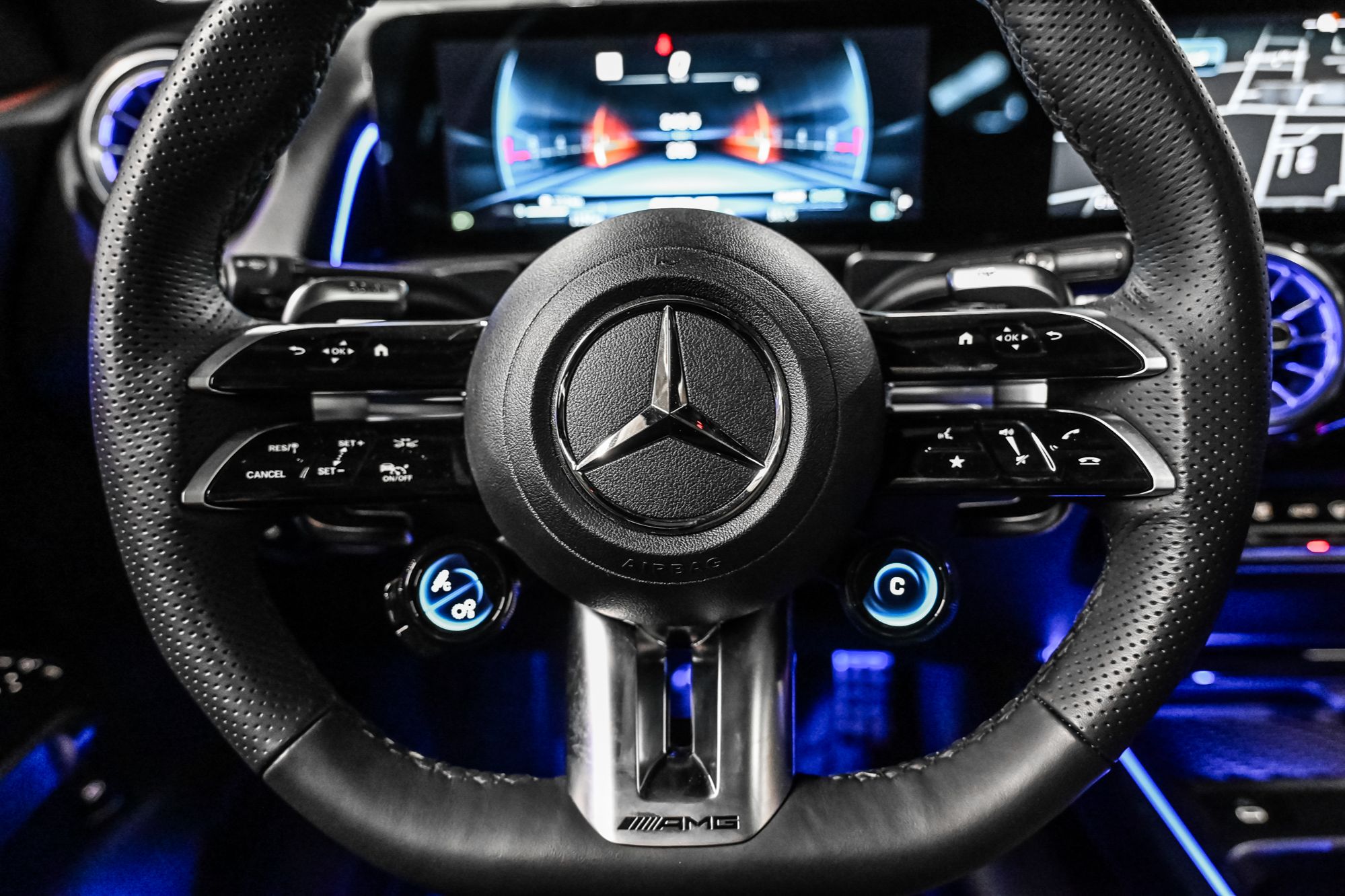 Mercedes-Benz GLB  2025