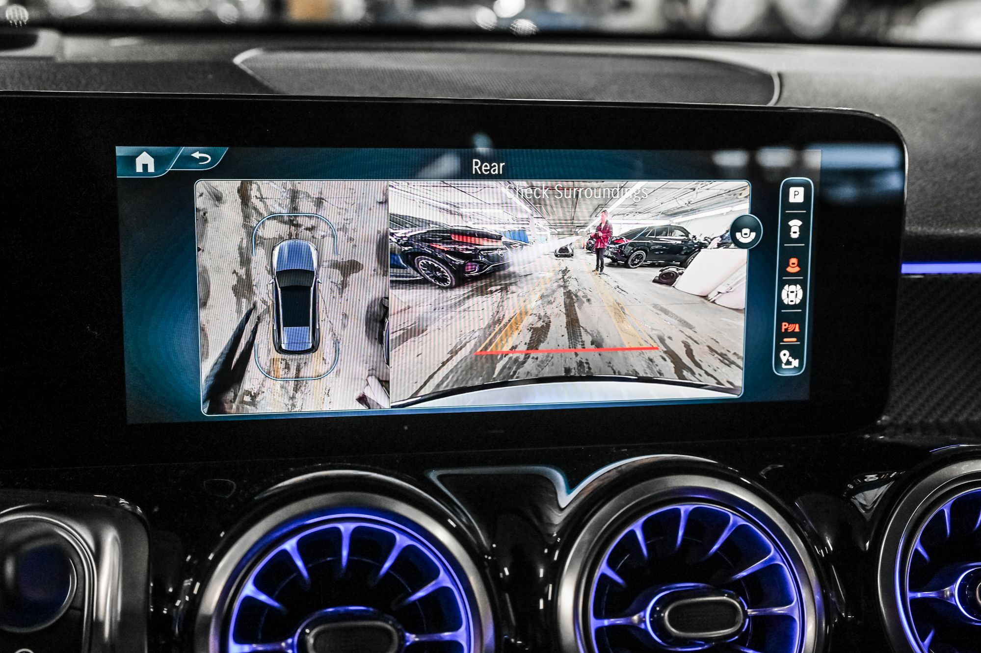 Mercedes-Benz GLB  2025