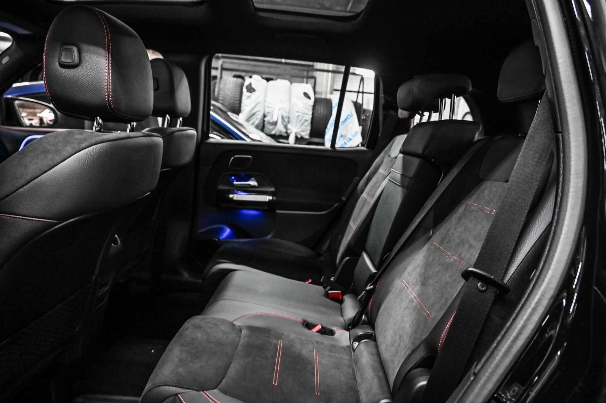 Mercedes-Benz GLB  2025