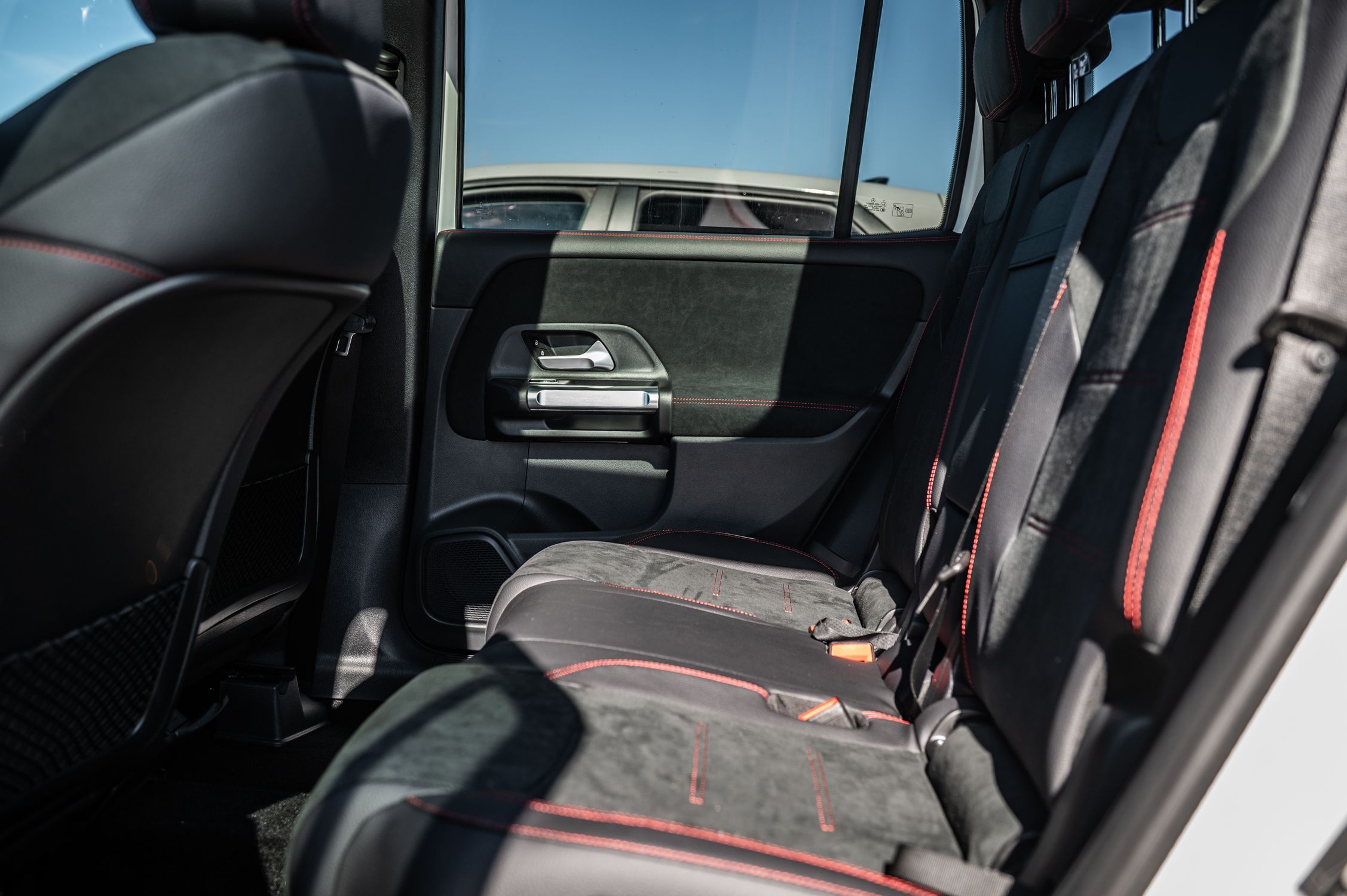 Mercedes-Benz GLB  2026