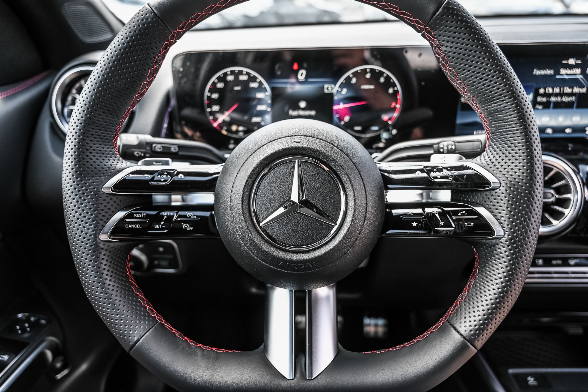 2026 Mercedes-Benz GLB in Dollard-des-Ormeaux, Quebec