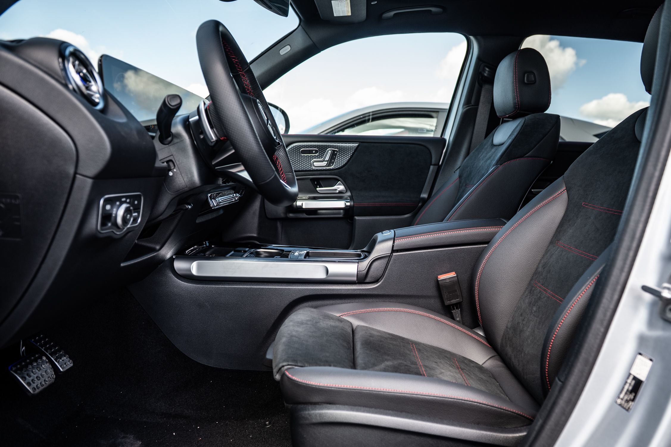 2026 Mercedes-Benz GLB in Dollard-des-Ormeaux, Quebec