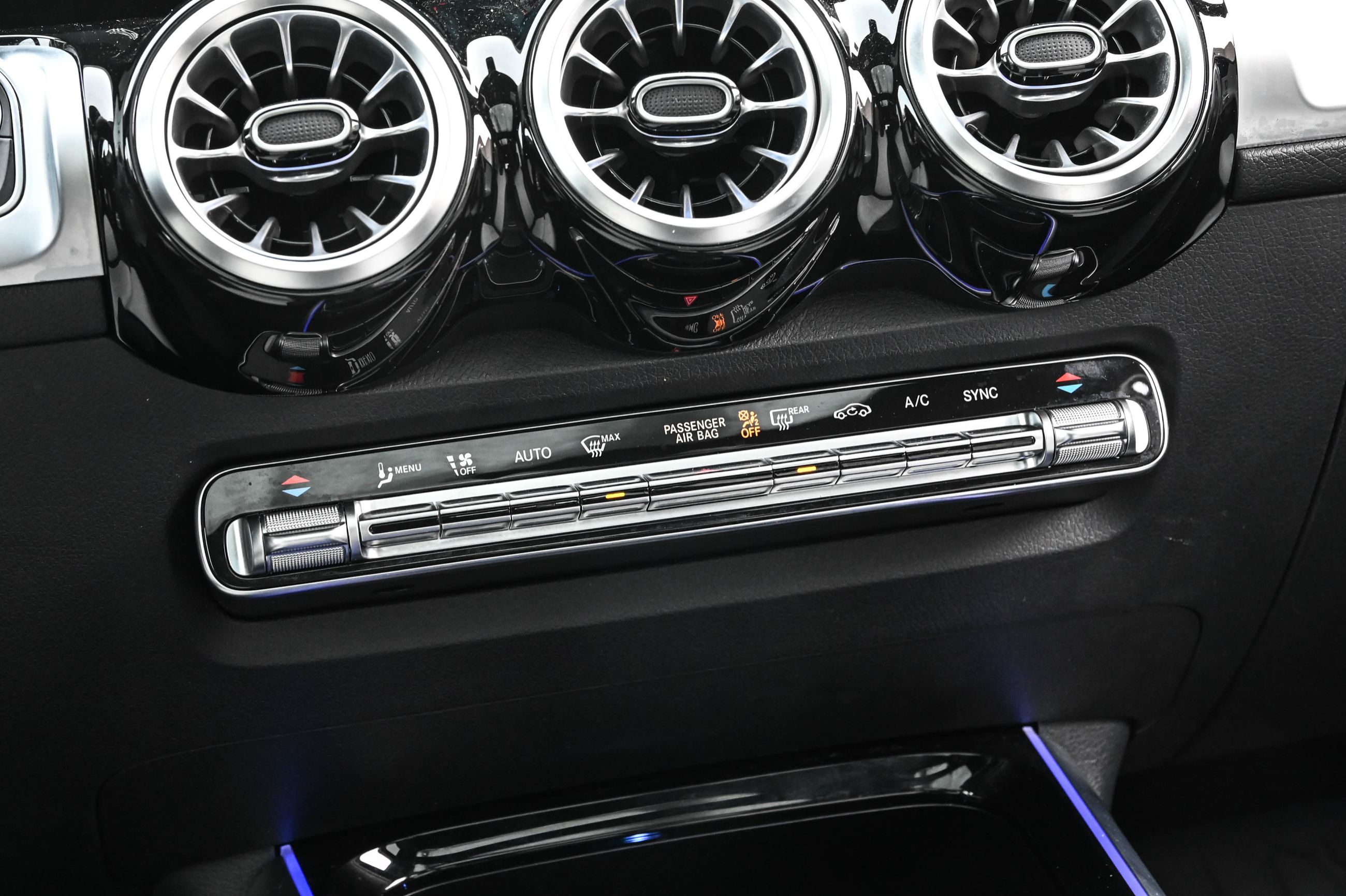 Mercedes-Benz GLB250  2022