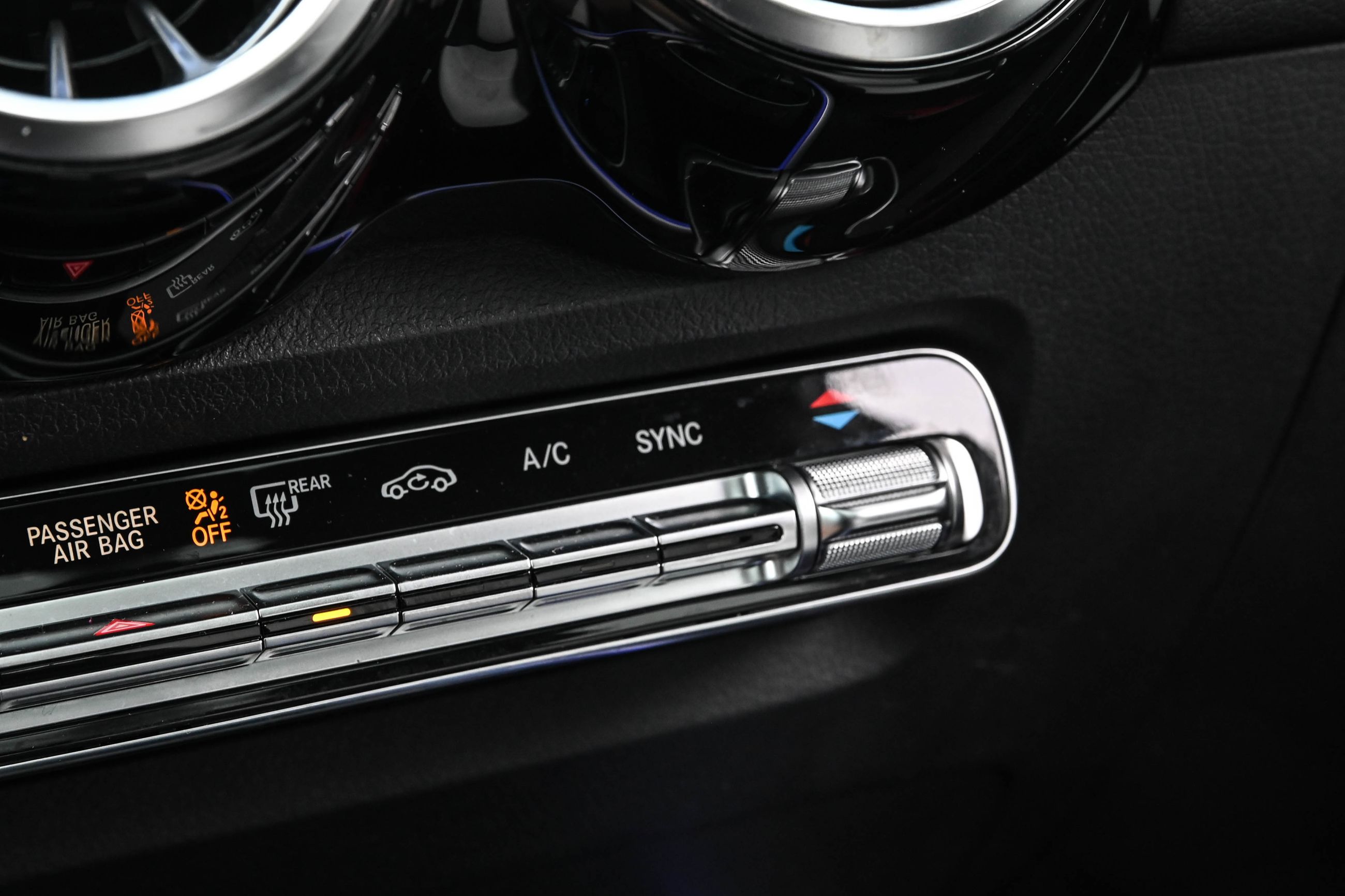 Mercedes-Benz GLB250  2022