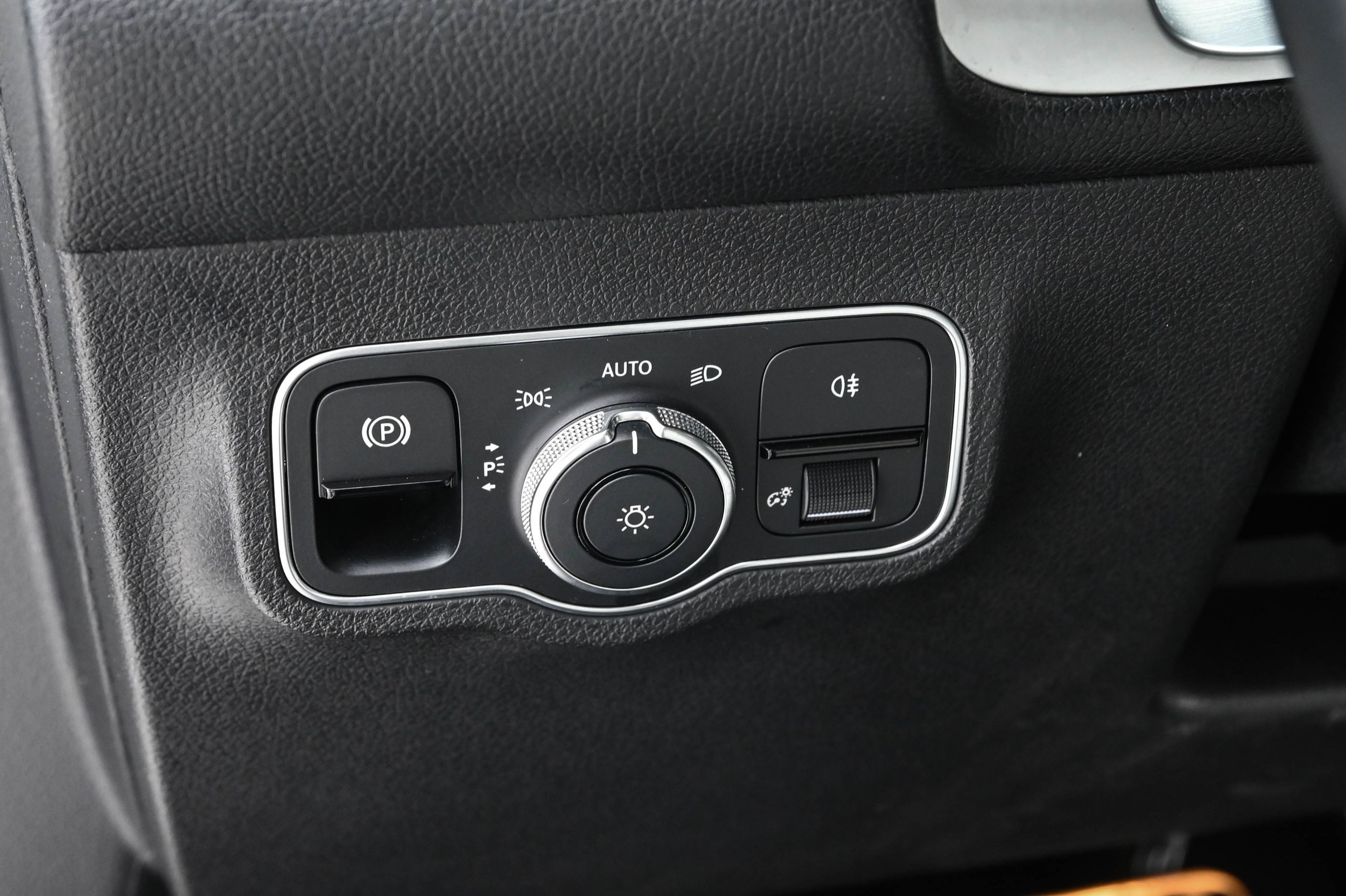 Mercedes-Benz GLB250  2022