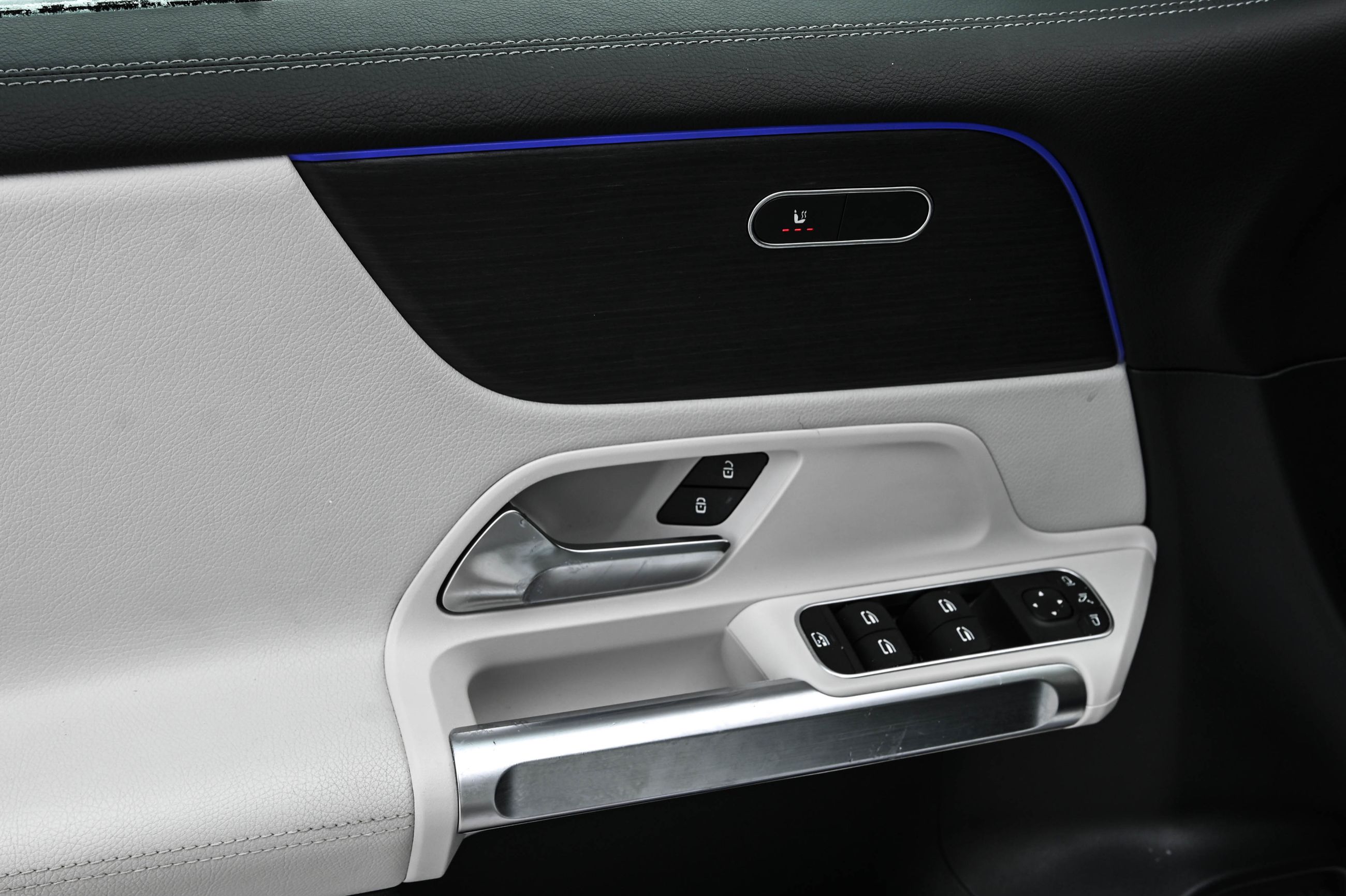 Mercedes-Benz GLB250  2022