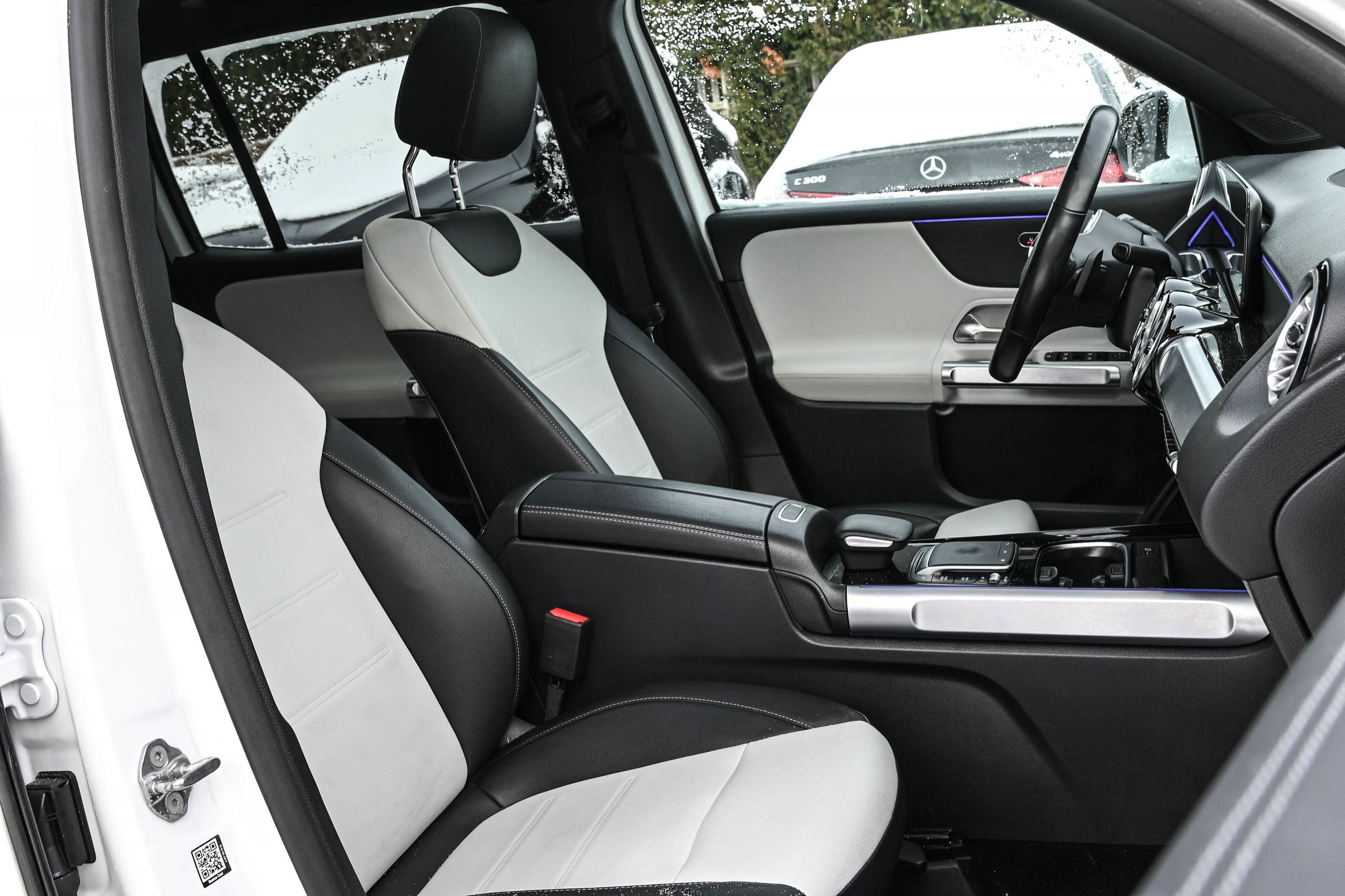 Mercedes-Benz GLB250  2022