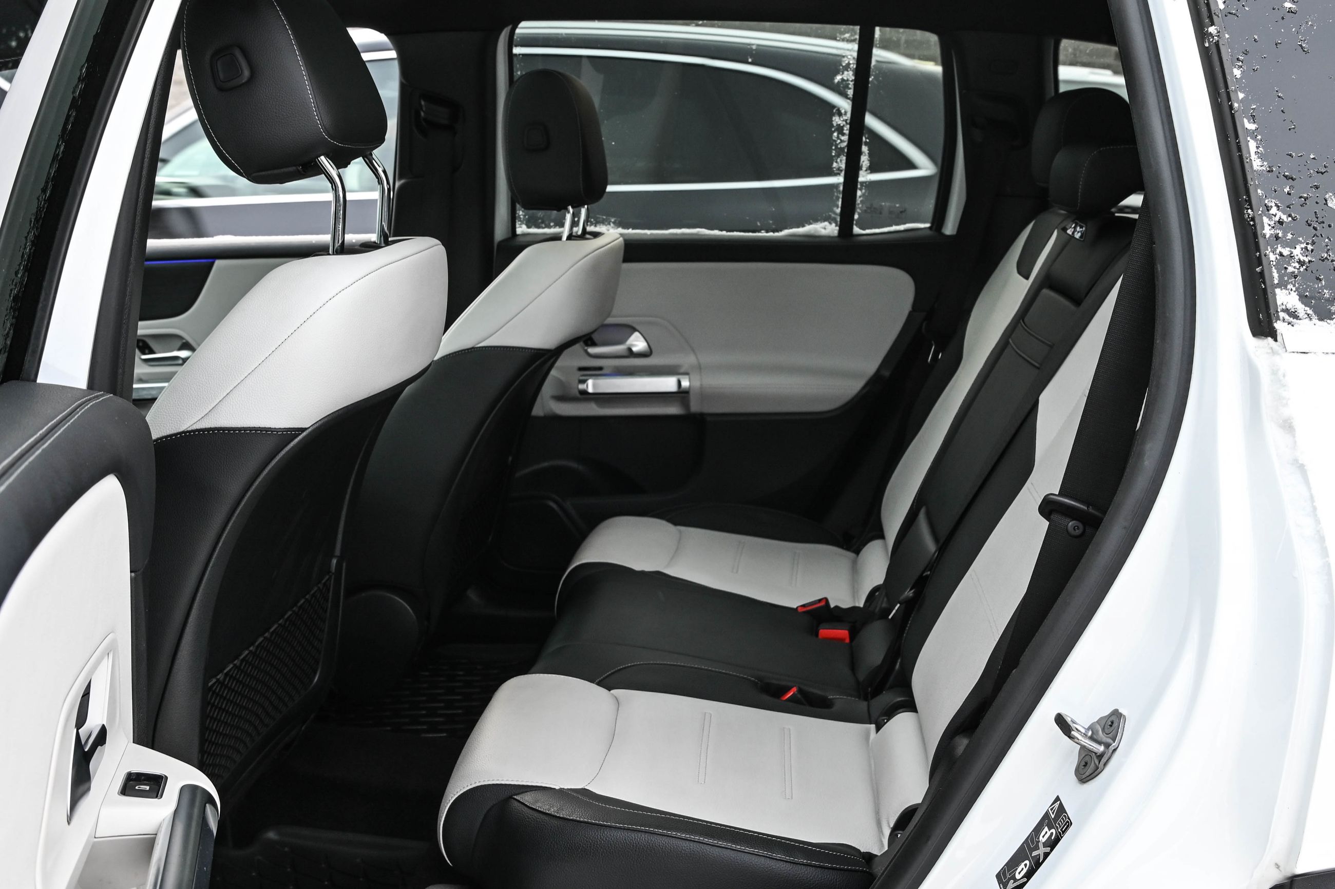 Mercedes-Benz GLB250  2022