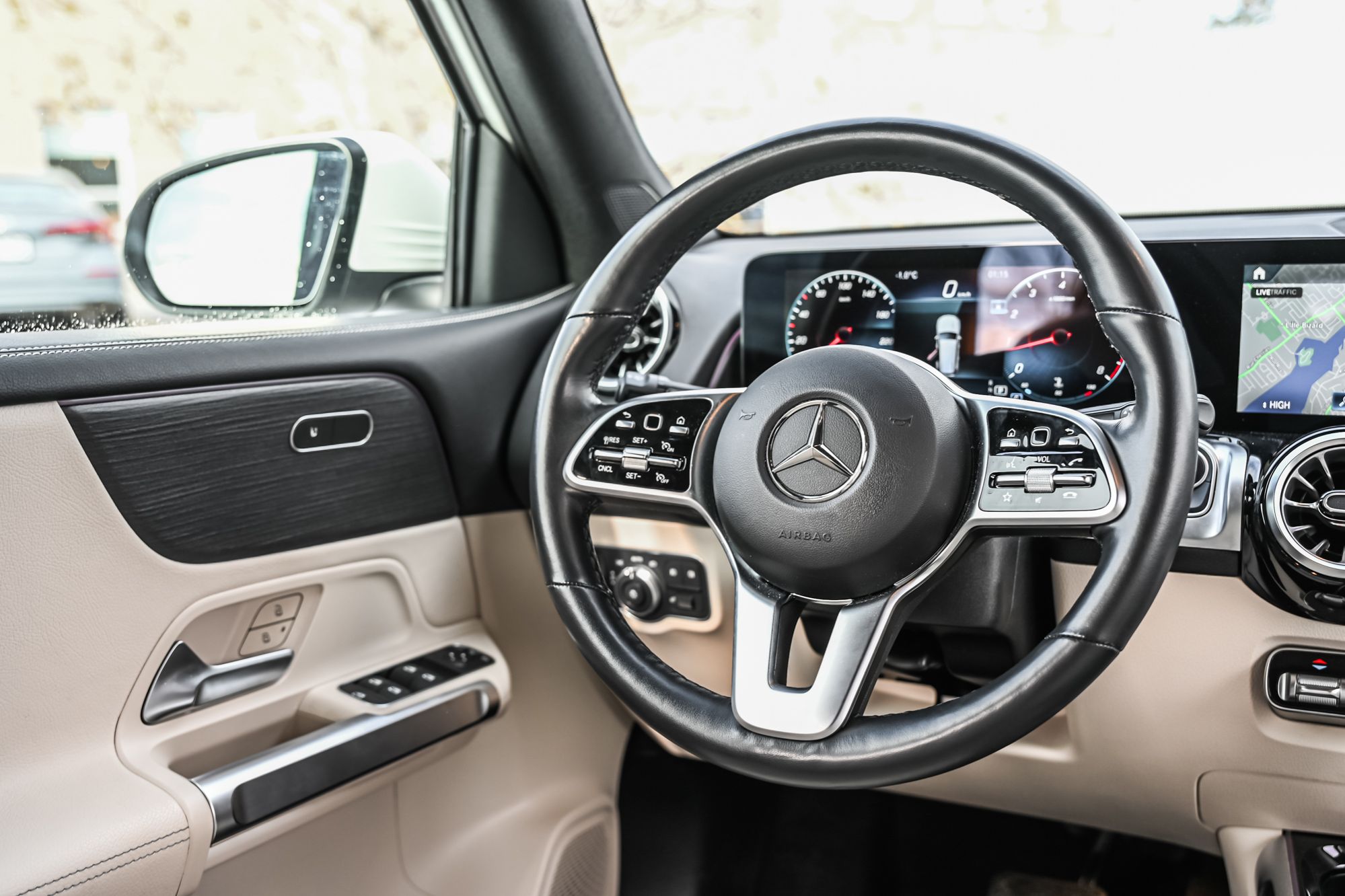 Mercedes-Benz GLB250  2022