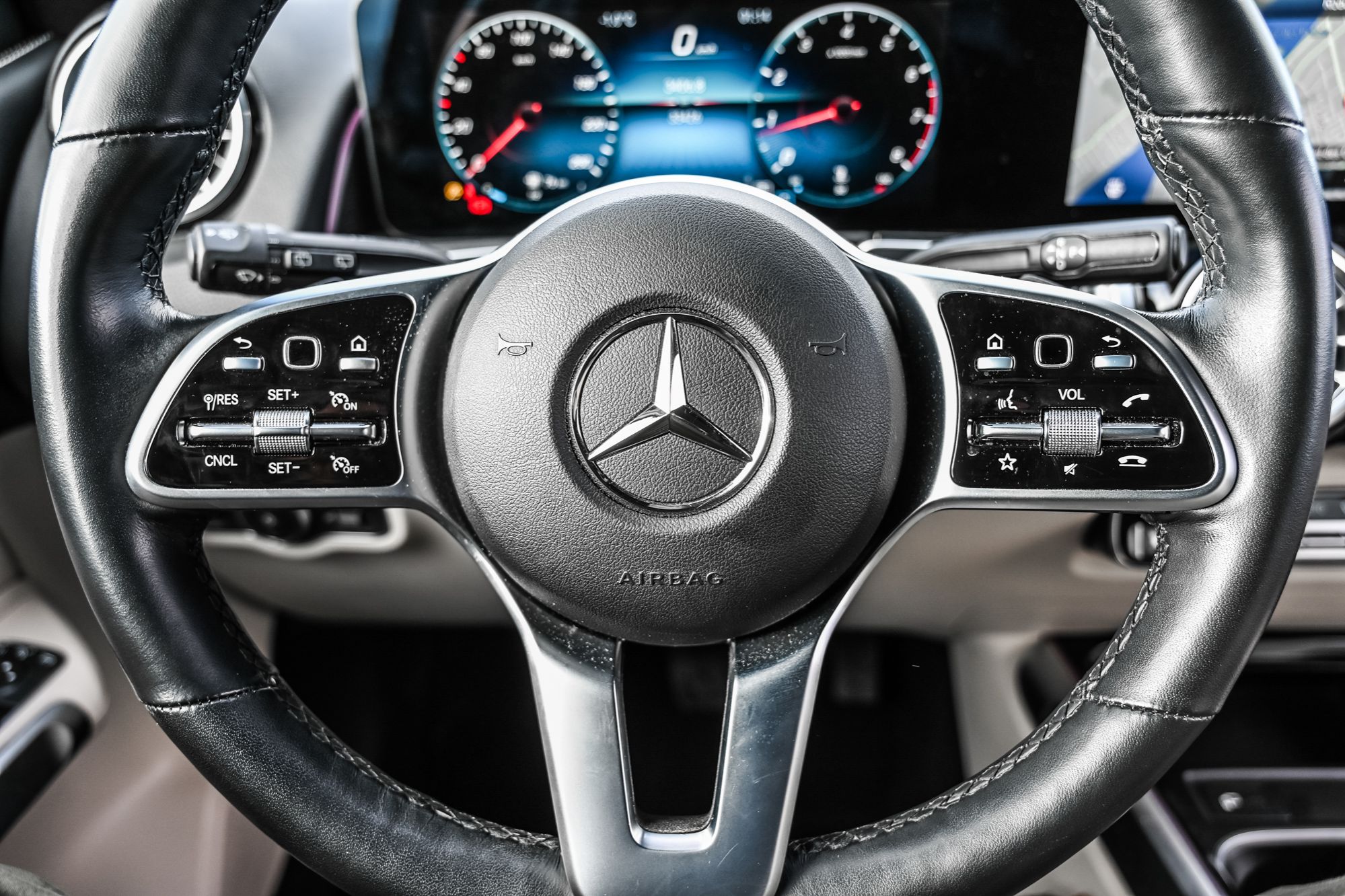 Mercedes-Benz GLB250  2022