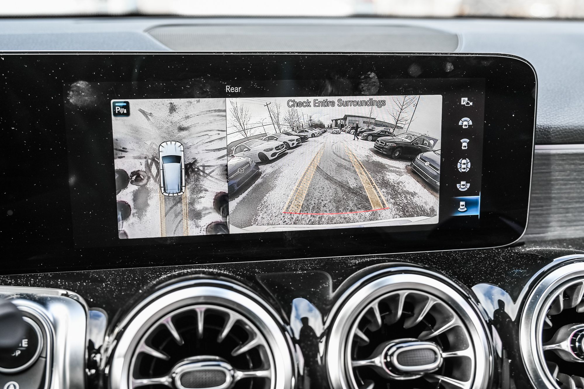 Mercedes-Benz GLB250  2022