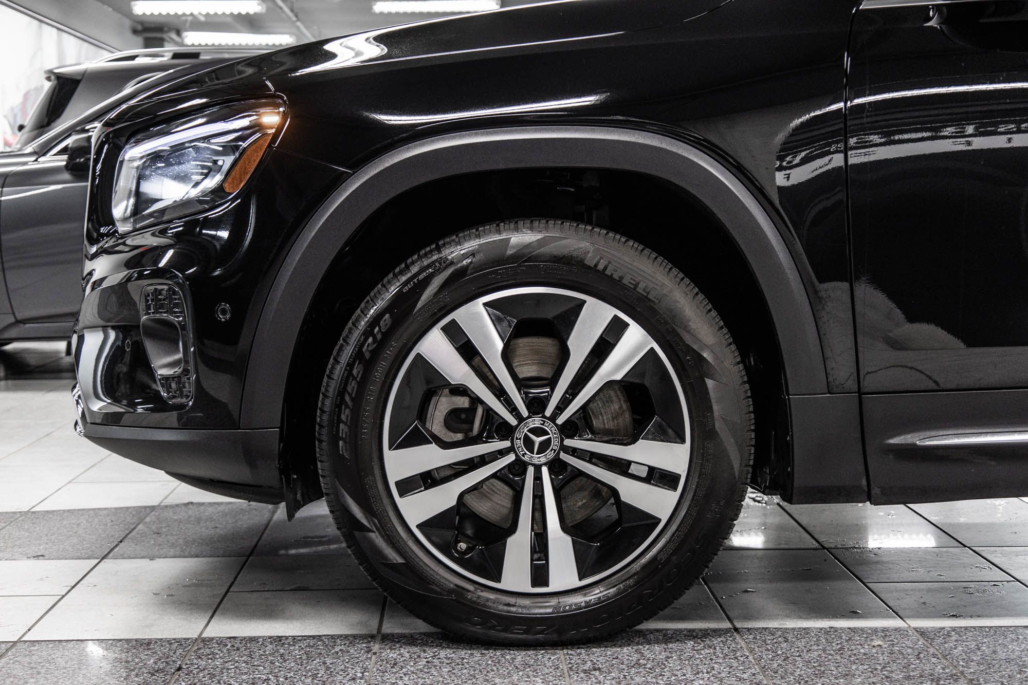 2024 Mercedes-Benz GLB250 in Dollard-des-Ormeaux, Quebec