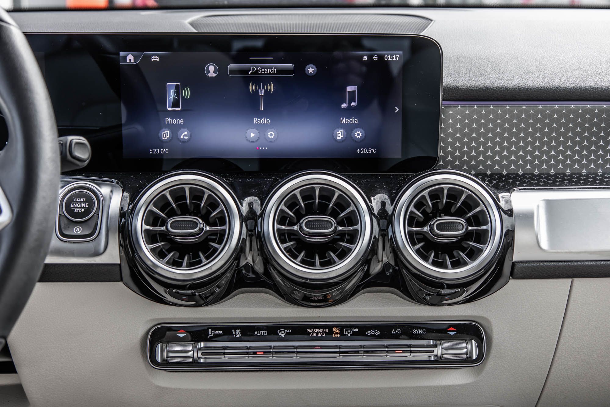 Mercedes-Benz GLB250  2025